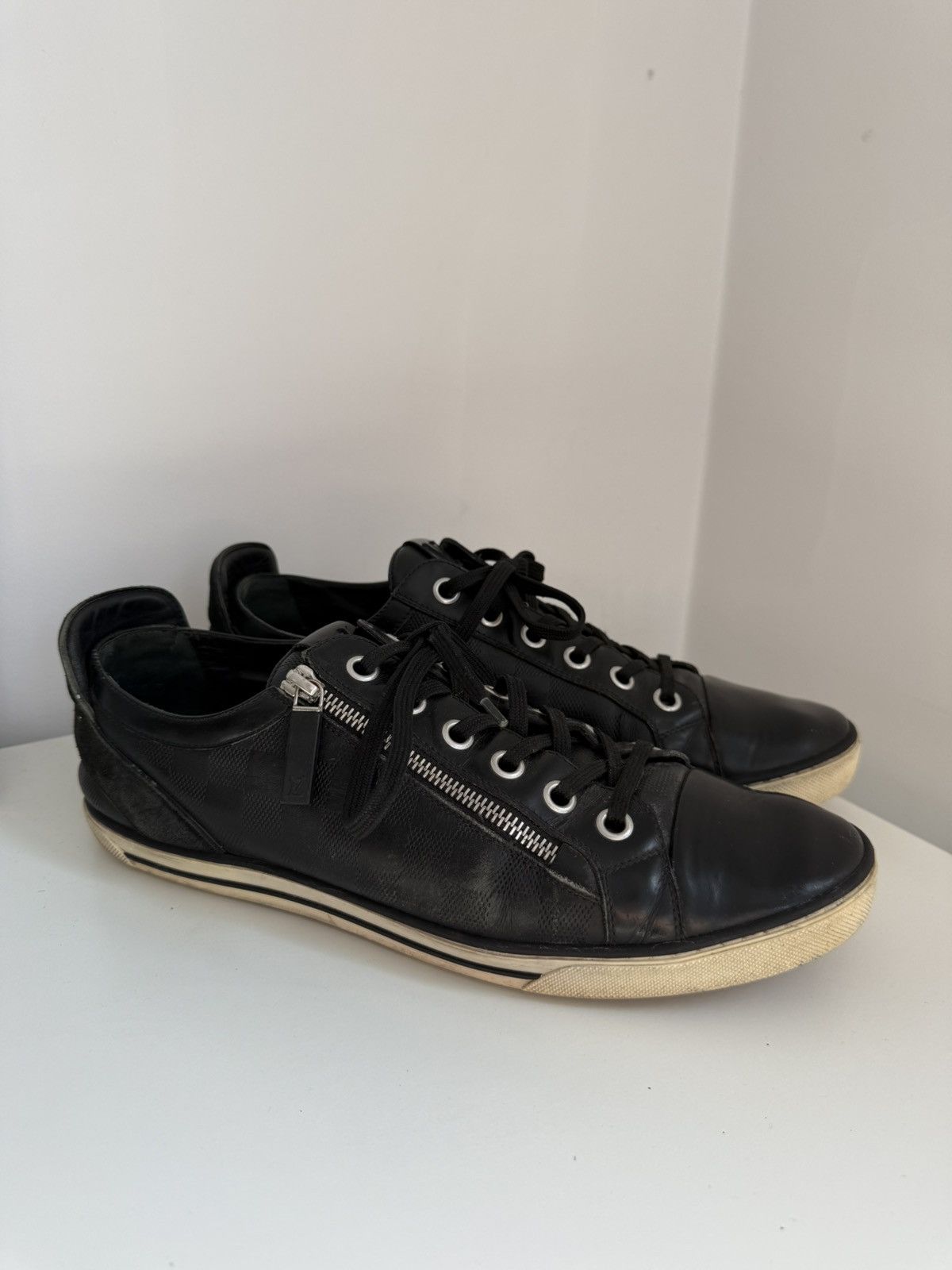 Louis Vuitton LOUIS VUITTON DAMIER GRAPHITE AVENTURE ZIP UP SNEAKERS Size US 9 / EU 42 - 1 Thumbnail