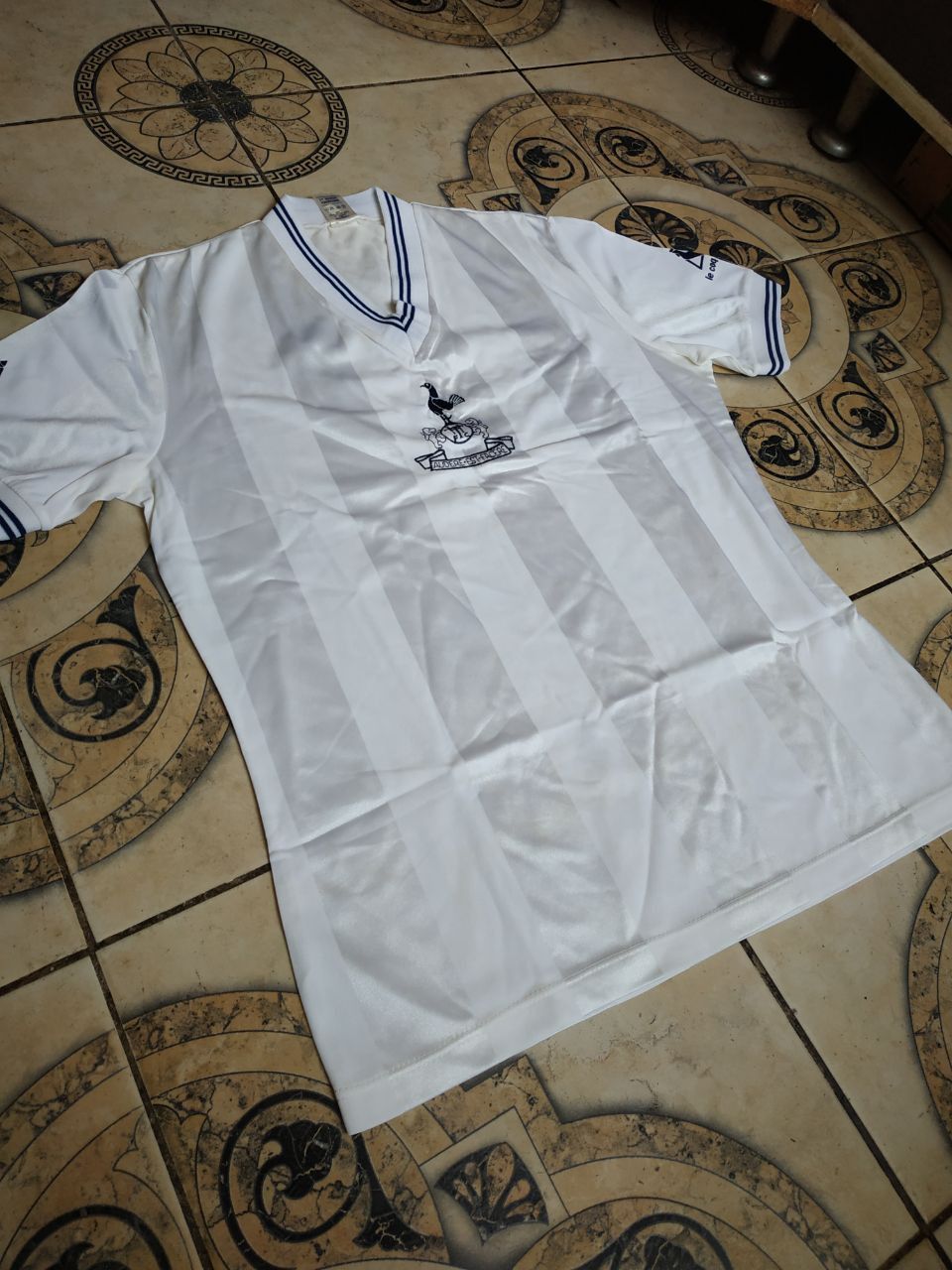 Le Coq Sportif Archive 1983-85 Tottenham Hotspur Home Jersey Le Coq Sportif Size US M / EU 48-50 / 2 - 9 Thumbnail