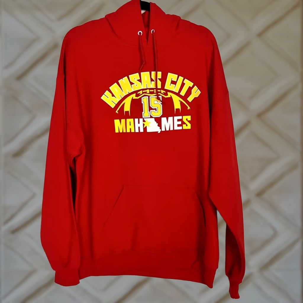 Jerzees KANSAS CITY CHIEFS Patrick Mahomes “15” Is Ma-Home Hoodie Sweatshirt Red Size XL Size US XL / EU 56 / 4 - 1 Thumbnail