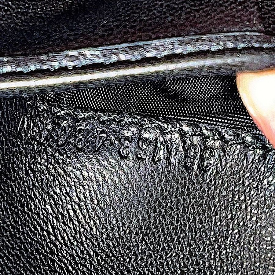 Alexander McQueen Authentic Vintage McQueen Leather Skull Chain Wallet Size ONE SIZE - 11 Thumbnail