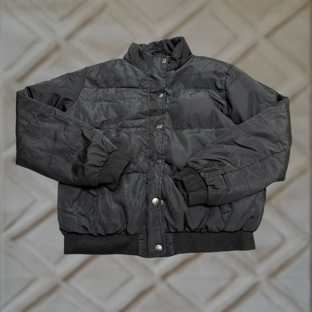 Forever 21 FOREVER 21 Puffer Jacket Womens Medium Black Snap Button Full Zip Outdoor Winter Size M / US 6-8 / IT 42-44 - 1 Thumbnail