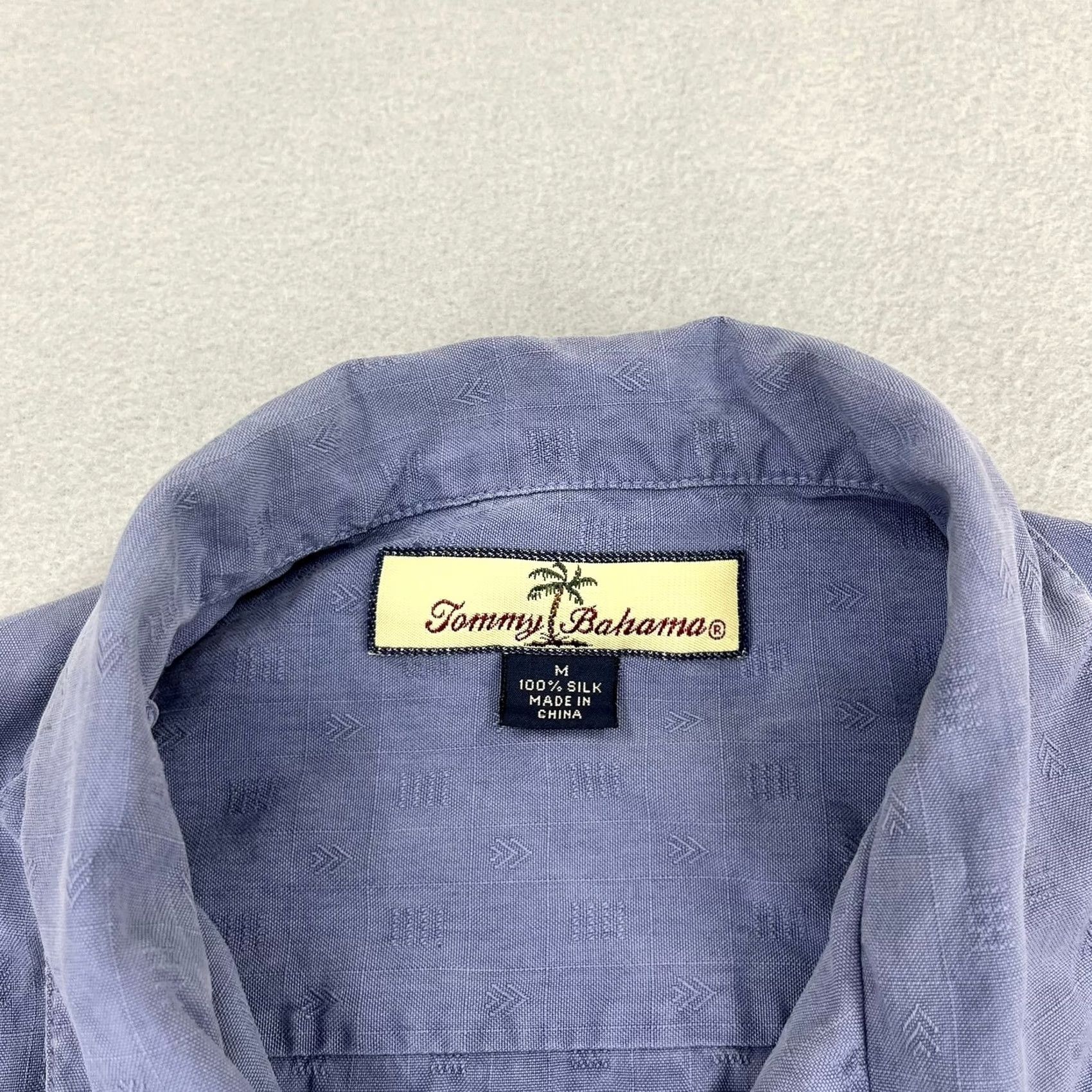 Tommy Bahama Tommy Bahama Shirt Mens Medium Silk Camp Shirt Blue Grey Geometric Jacquard Button-Down Casual Summer Size US M / EU 48-50 / 2 - 7 Thumbnail