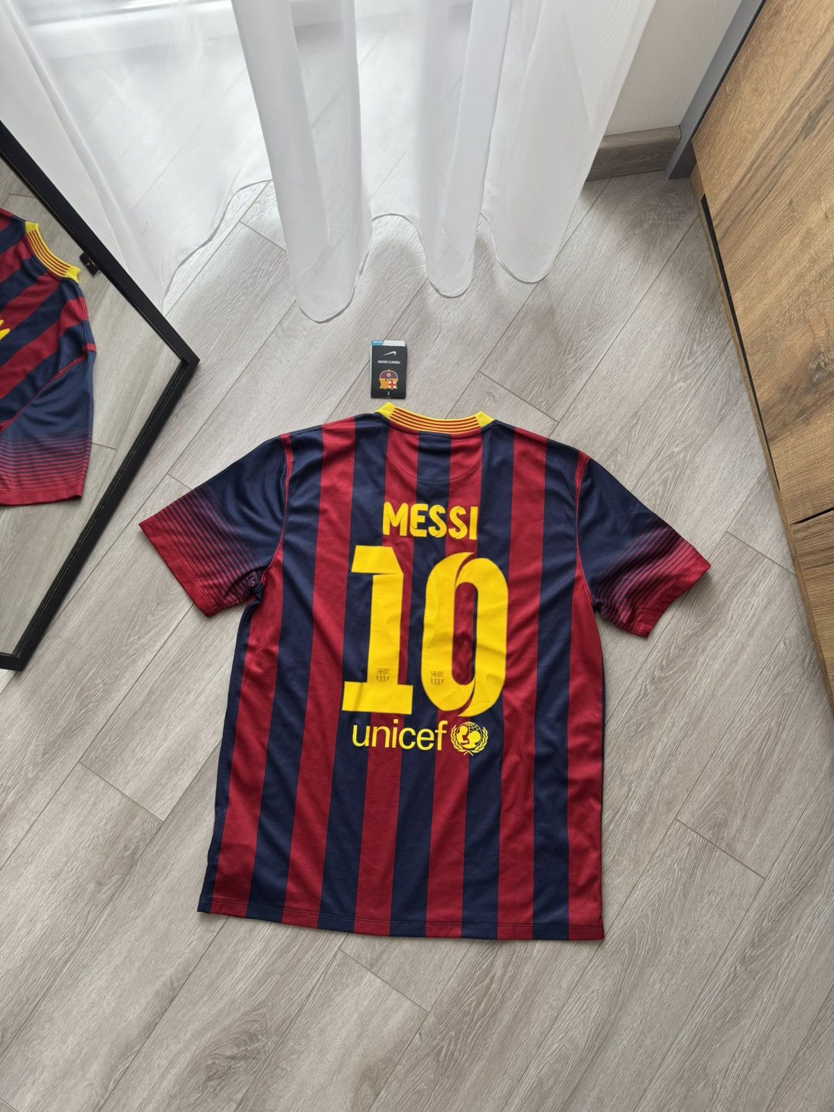 Nike Messi Barcelona 2013-2014 Home Soccer Jersey Shirt BNWT L Size US L / EU 52-54 / 3 - 1 Thumbnail