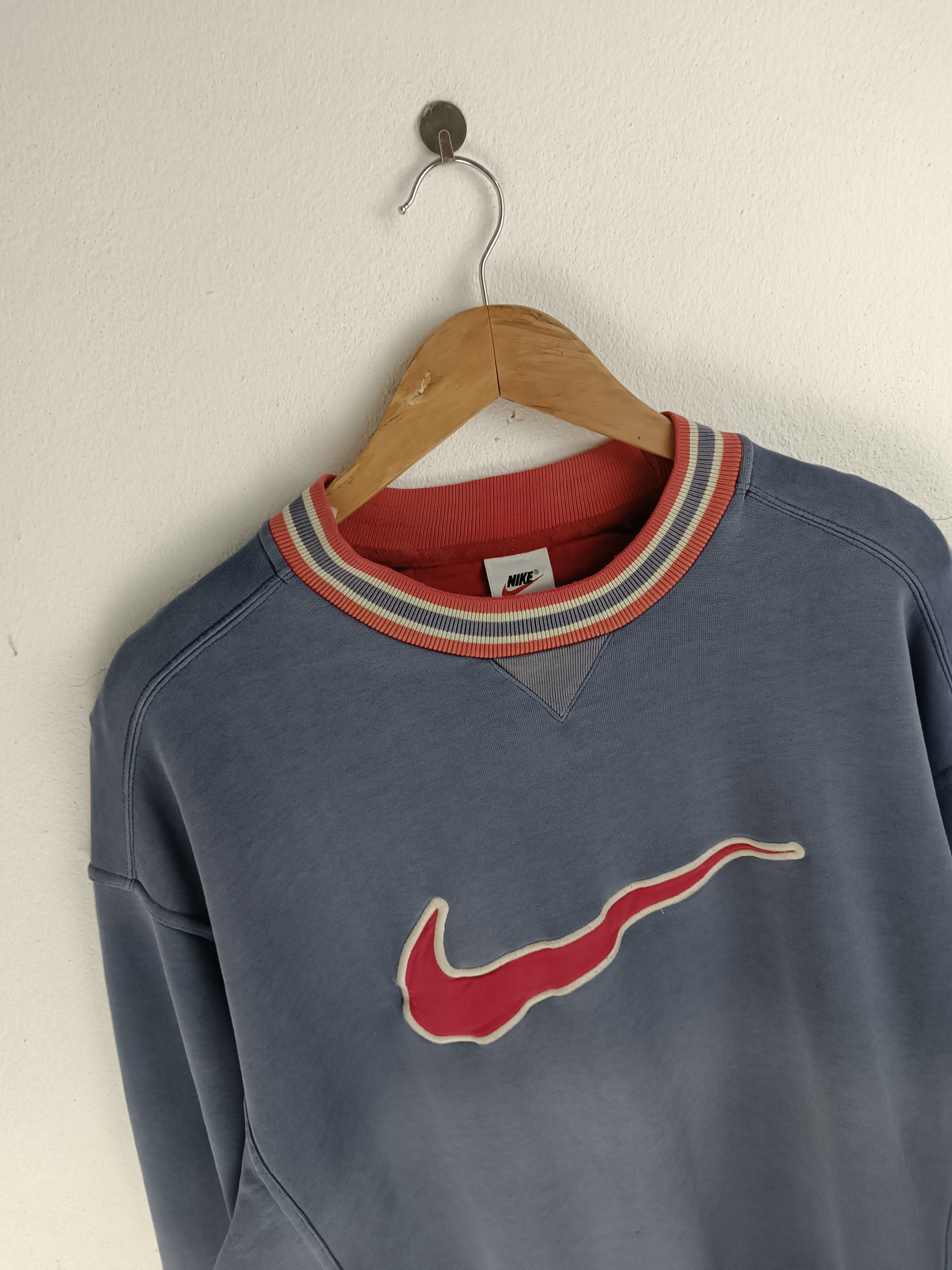 Nike VINTAGE 90'S FADED NIKE SWOSH SWEATSHIRT CREWNECK Size US L / EU 52-54 / 3 - 5 Thumbnail
