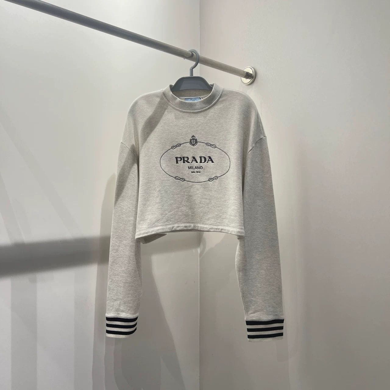 Prada Prada Retro Printed Hoodie L Women Size L / US 10 / IT 46 - 1 Thumbnail
