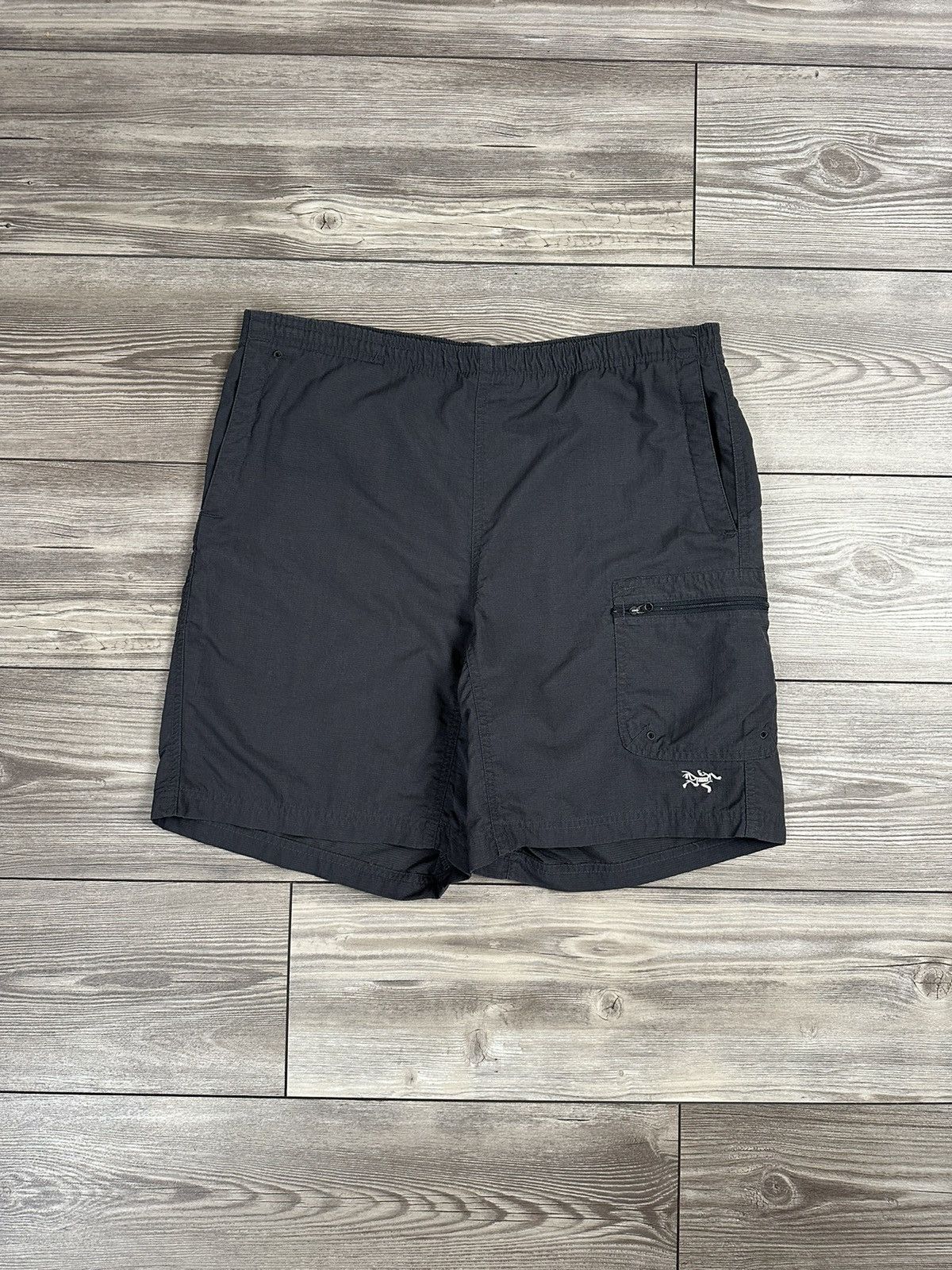 Arc'teryx Vintage Arc’teryx Nylon Shorts Size US 35 - 1 Thumbnail