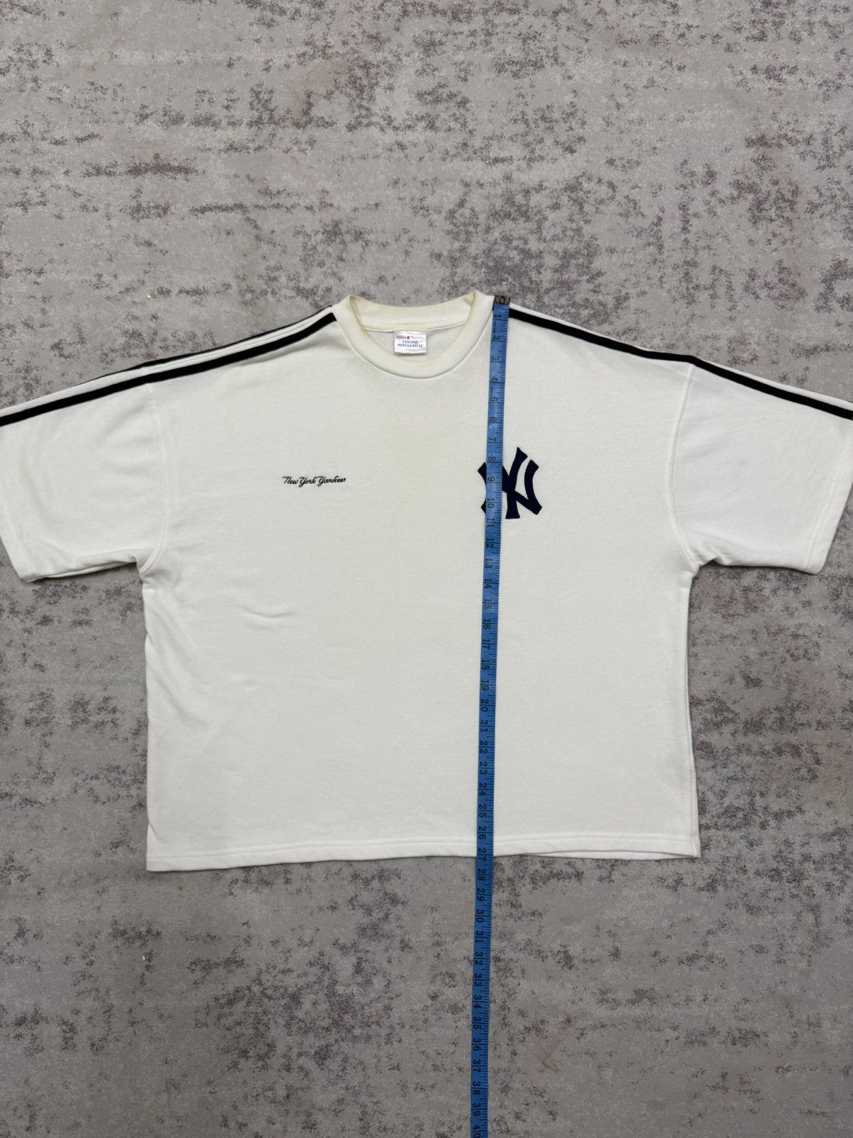 New York Yankees New York Yankees Boxy Shortsleeve Sweatshirt Size US L / EU 52-54 / 3 - 14 Thumbnail