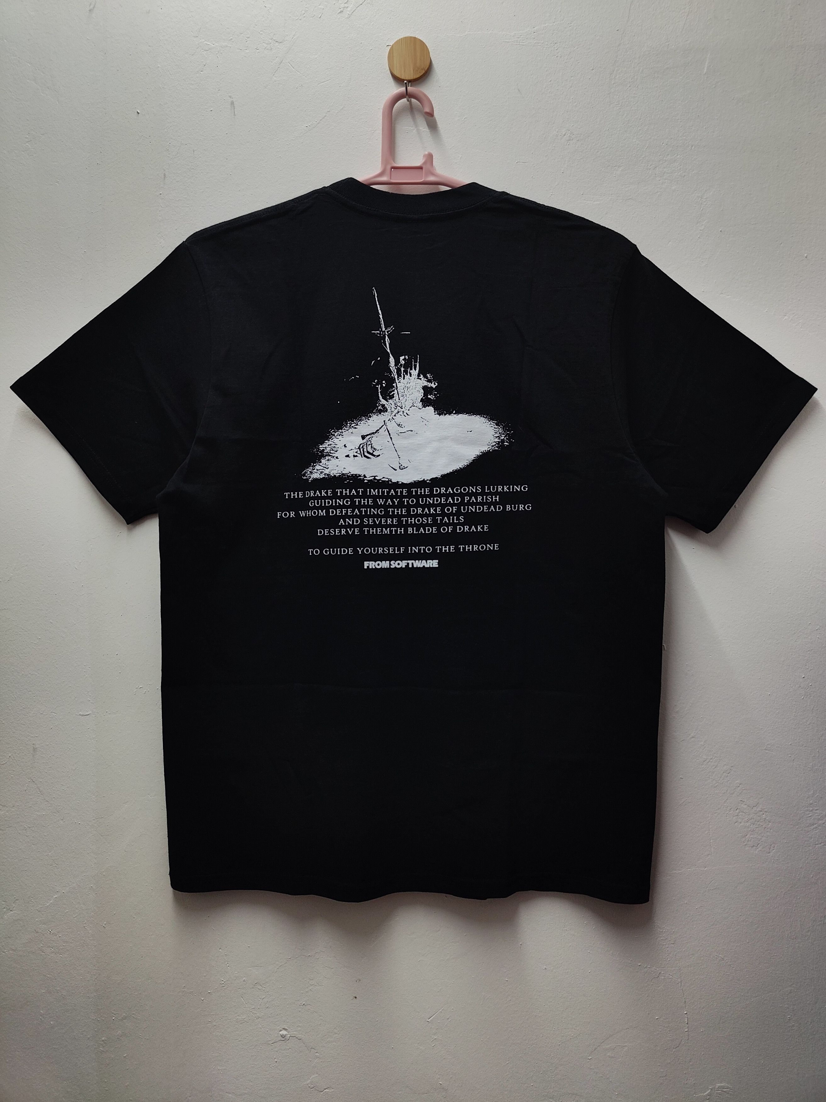Playstation Dark Souls "Hellkite Drake" T-shirt Size US XL / EU 56 / 4 - 7 Thumbnail