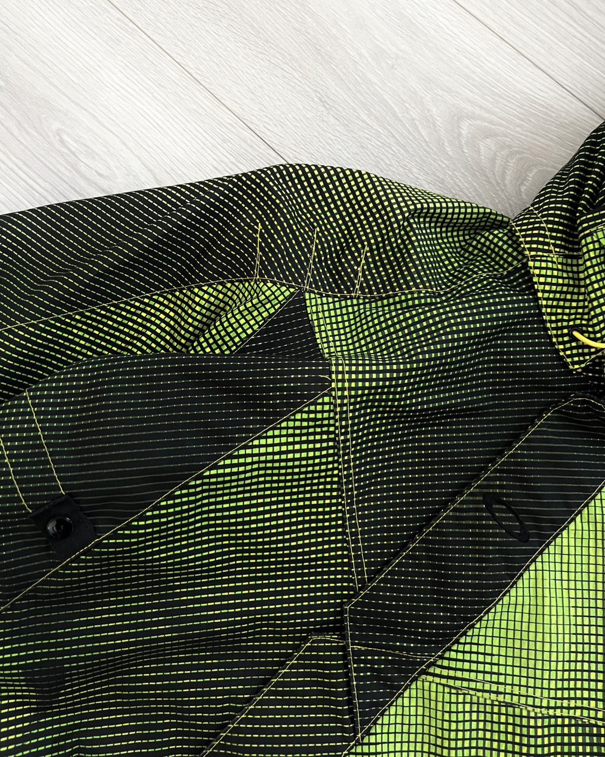 Oakley FW2010 Magnetic Hood 3D Holographic Print Waterproof Jacket Size US M / EU 48-50 / 2 - 6 Thumbnail