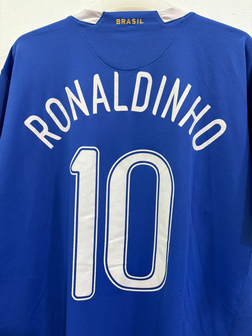Nike Brazil 2006/08 Away #10 RONALDINHO Size US XL / EU 56 / 4 - 2 Thumbnail