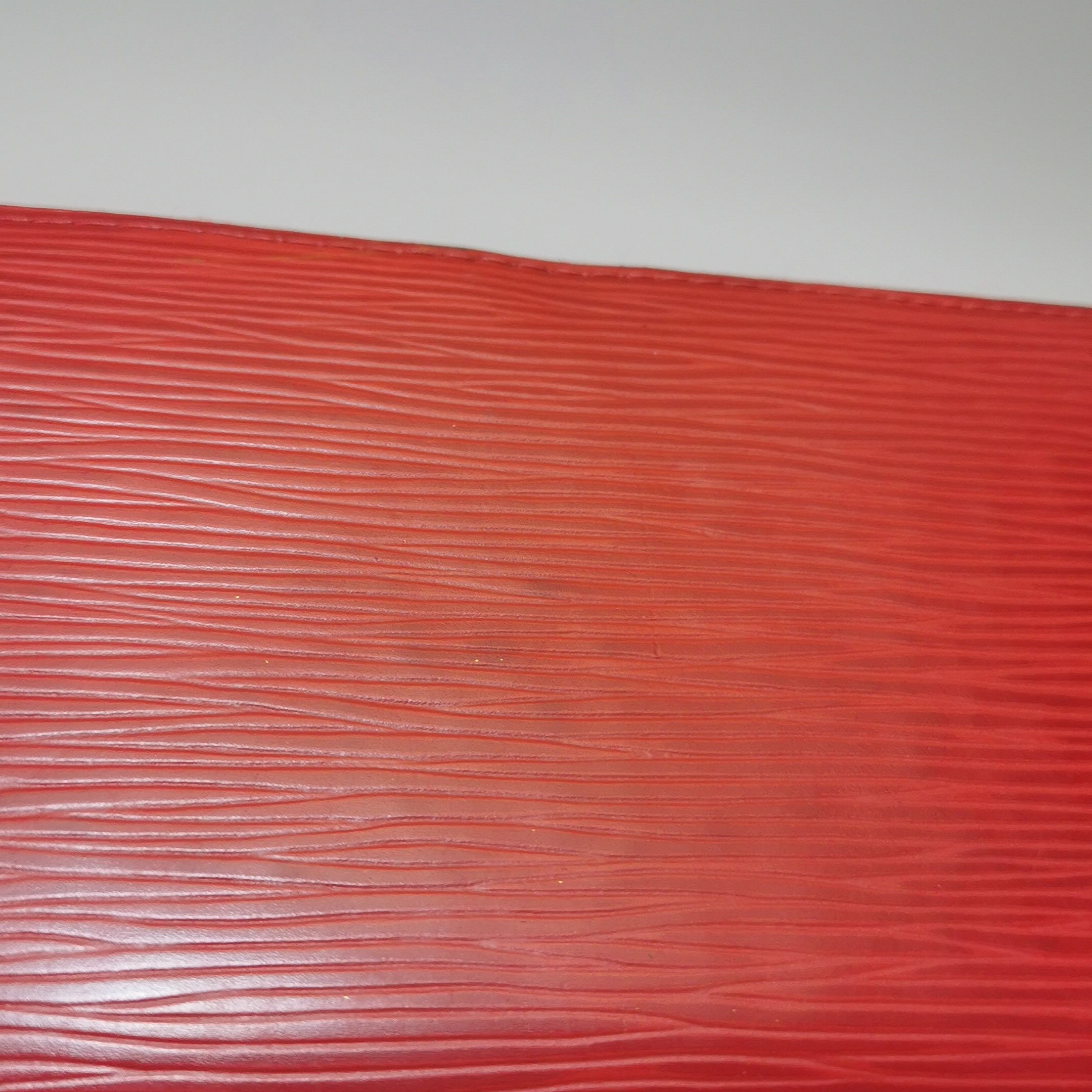 Louis Vuitton Louis Vuitton (LV) Zippy cowhide ripple zip around wallet - Size ONE SIZE - 9 Thumbnail