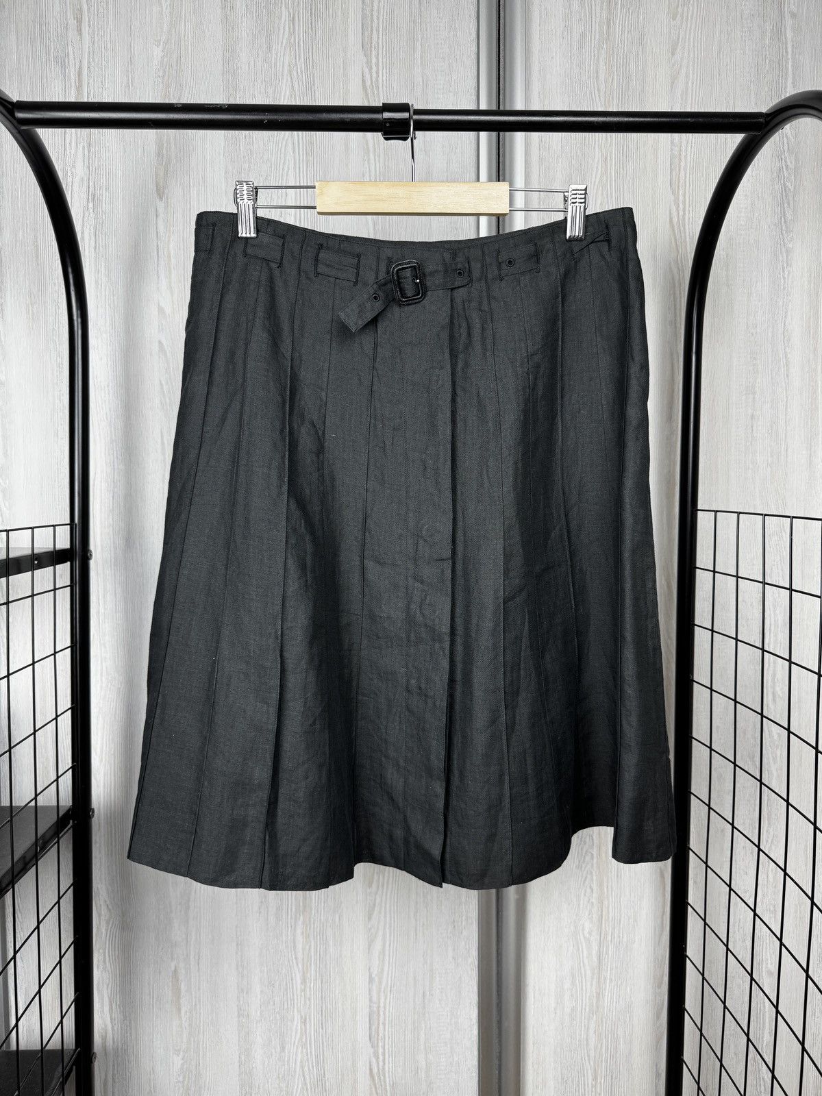 Burberry Burberry London 100% Bamboo fabric made in italy midi skirt Size 30" / US 8 / IT 44 - 1 Thumbnail