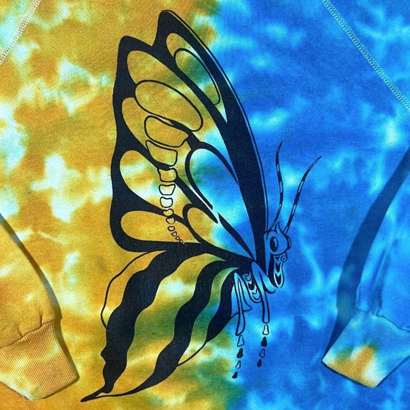 Hanes VINTAGE Hanes Butterfly Graphic Tie Dye Crewneck Sweatshirt Sweatshirt Large Medium Blue/Yellow Tie Dye Mens Size US M / EU 48-50 / 2 - 3 Thumbnail