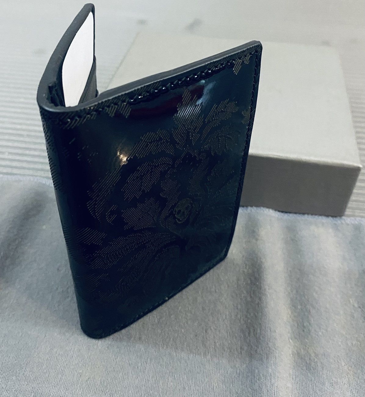 Alexander McQueen Alexander McQueen 🇮🇹 black leather skull bloom cc wallet NIB Size ONE SIZE - 9 Thumbnail