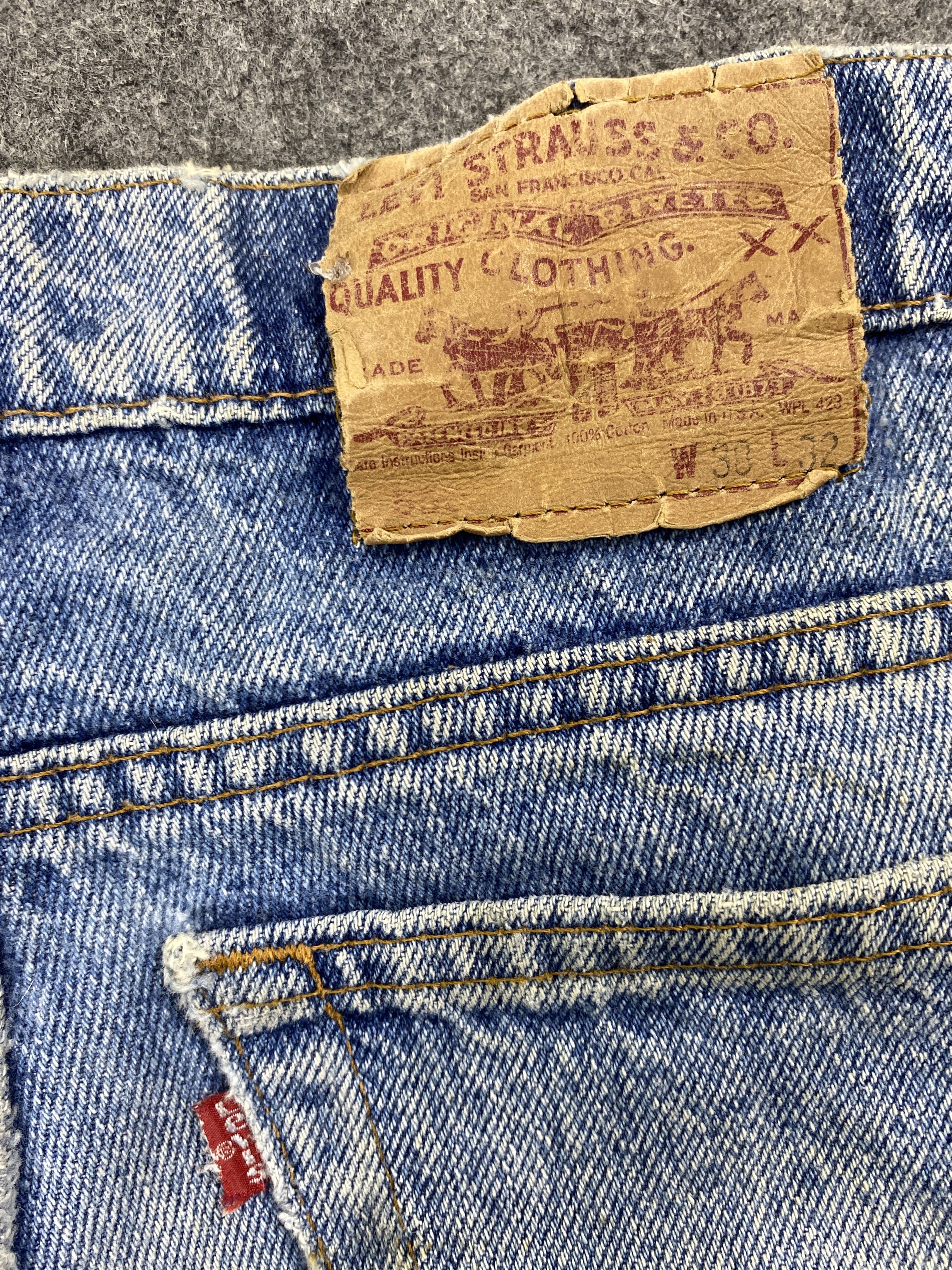 90s Blue Wash Vintage Levi's 550 USA 37x32 Denim -JN1294