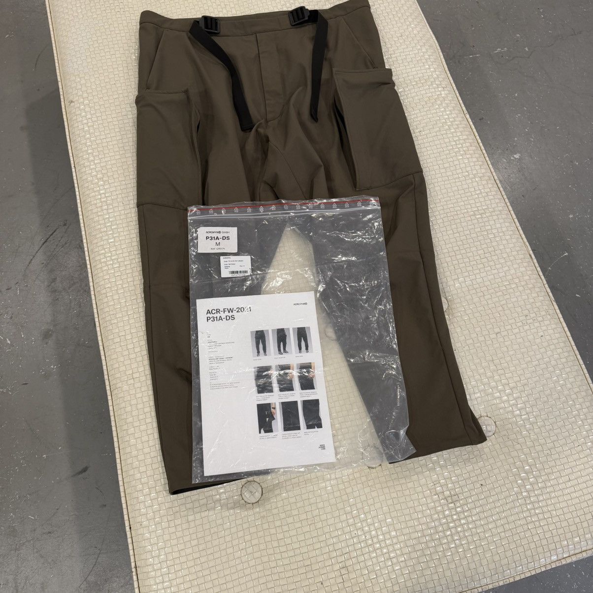 Acronym [M] acronym p31a-ds raf green fw 2021 Size US 32 / EU 48 - 2 Thumbnail