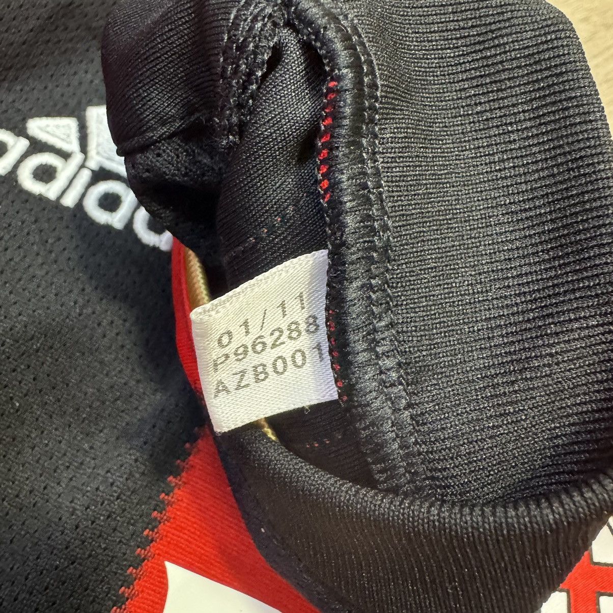 Adidas × Signatures AC Milan 11/12 home shirt Massaro signed shirt Size US S / EU 44-46 / 1 - 8 Thumbnail