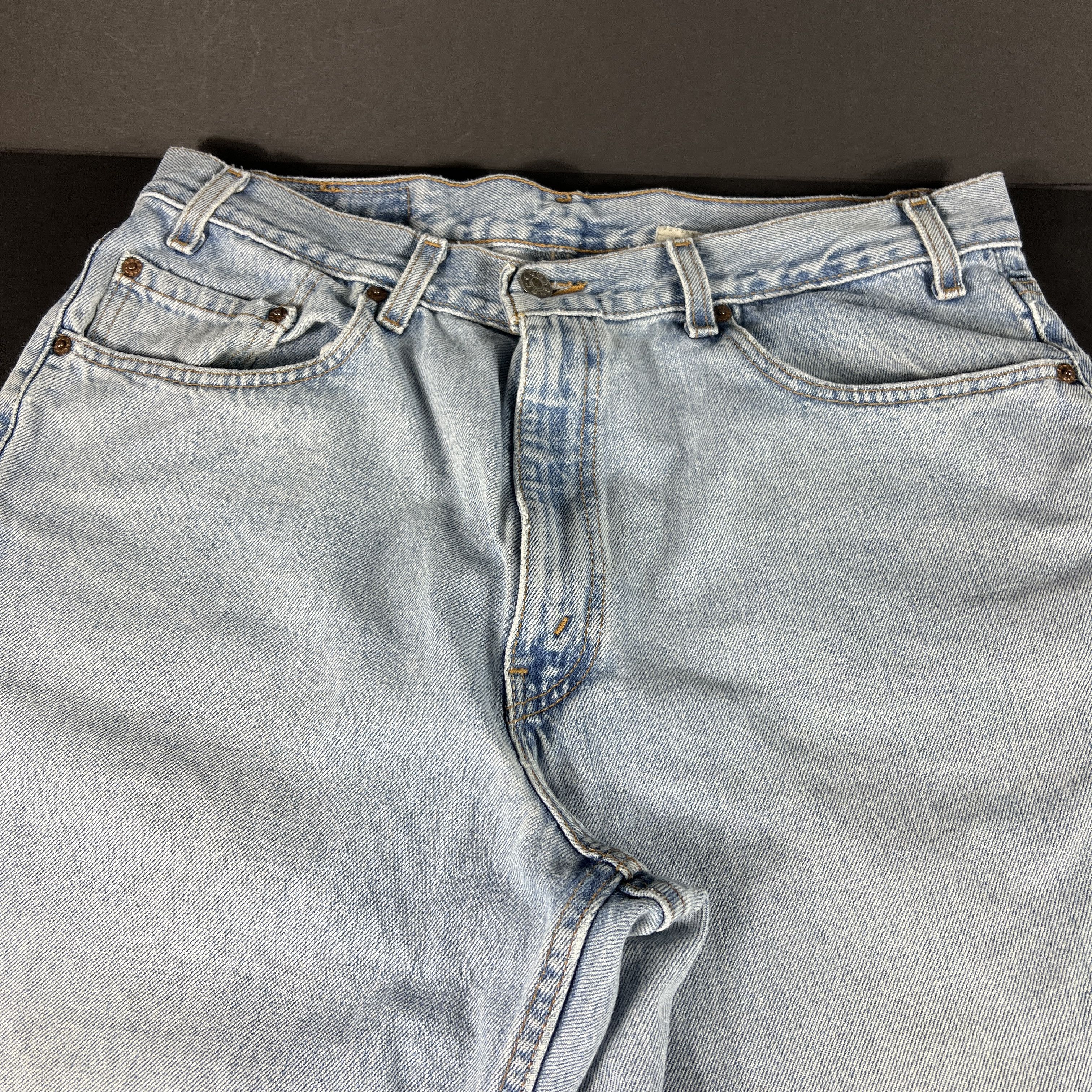 Levi's × Vintage Y2K Levi's Jeans 550 Relaxed Light Blue Faded Cotton Denim Size US 35 - 5 Thumbnail