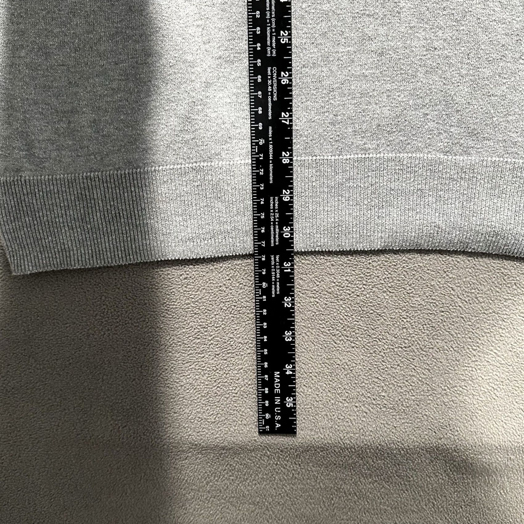 Old Navy Old Navy Sweater Mens 2XL Gray V-Neck Long Sleeve Cotton Blend Midweight EUC Size US XXL / EU 58 / 5 - 7 Thumbnail