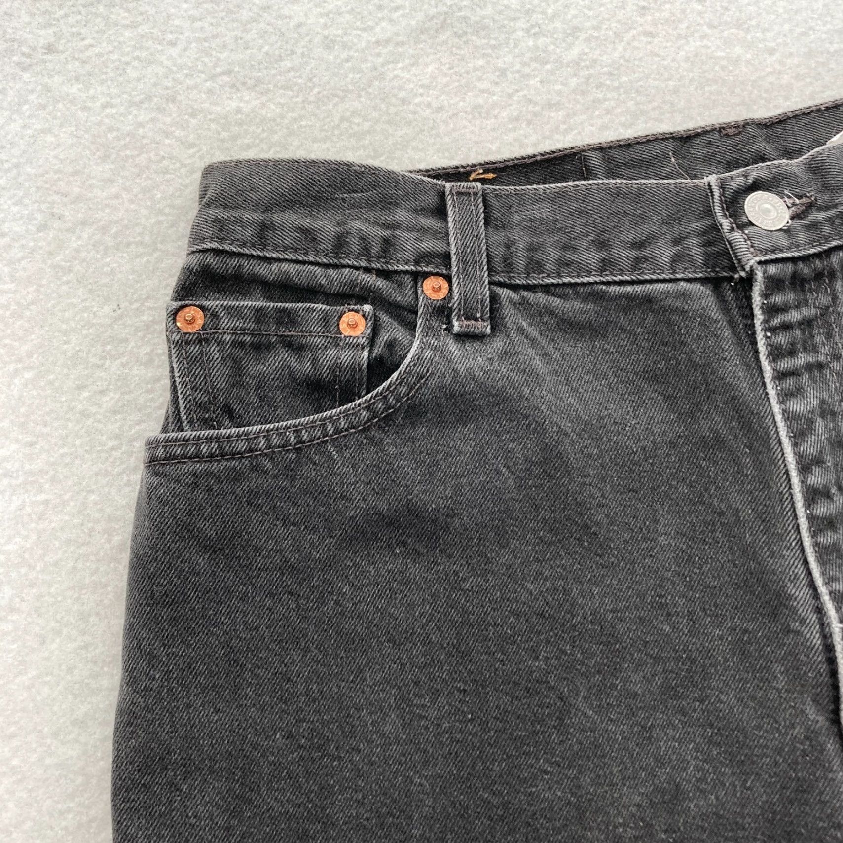Levi's Vintage Levi's 550 Jeans Women's 14 Long Relaxed Tapered Black Denim 2000 Levi's 550 90s Jeans Women Black Denim Long Relaxed Tapered Jeans Size 36" / US 14 / IT 50 - 3 Thumbnail