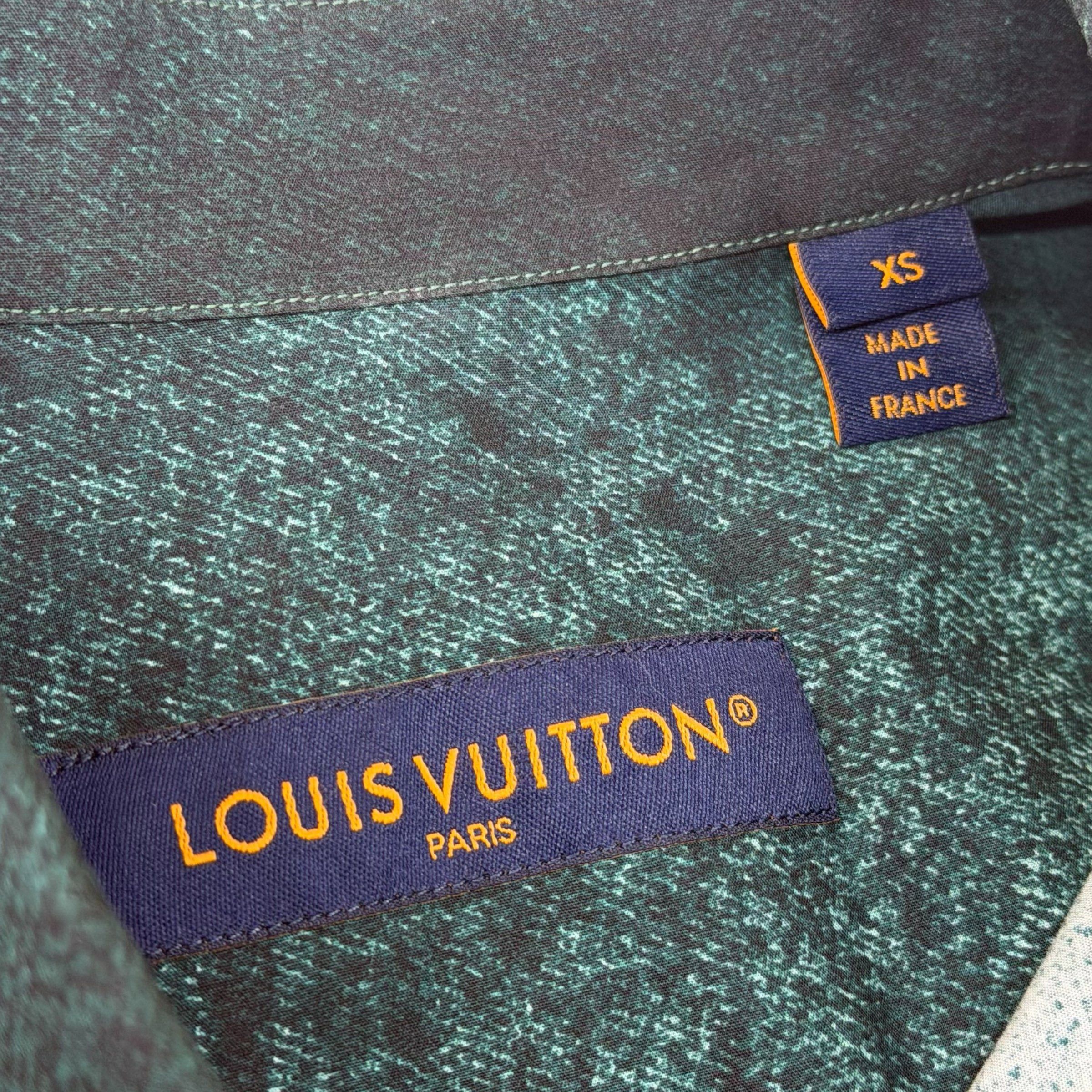 Louis Vuitton Louis Vuitton LV Spray Monogram Shirt XS Size US XS / EU 42 / 0 - 6 Thumbnail
