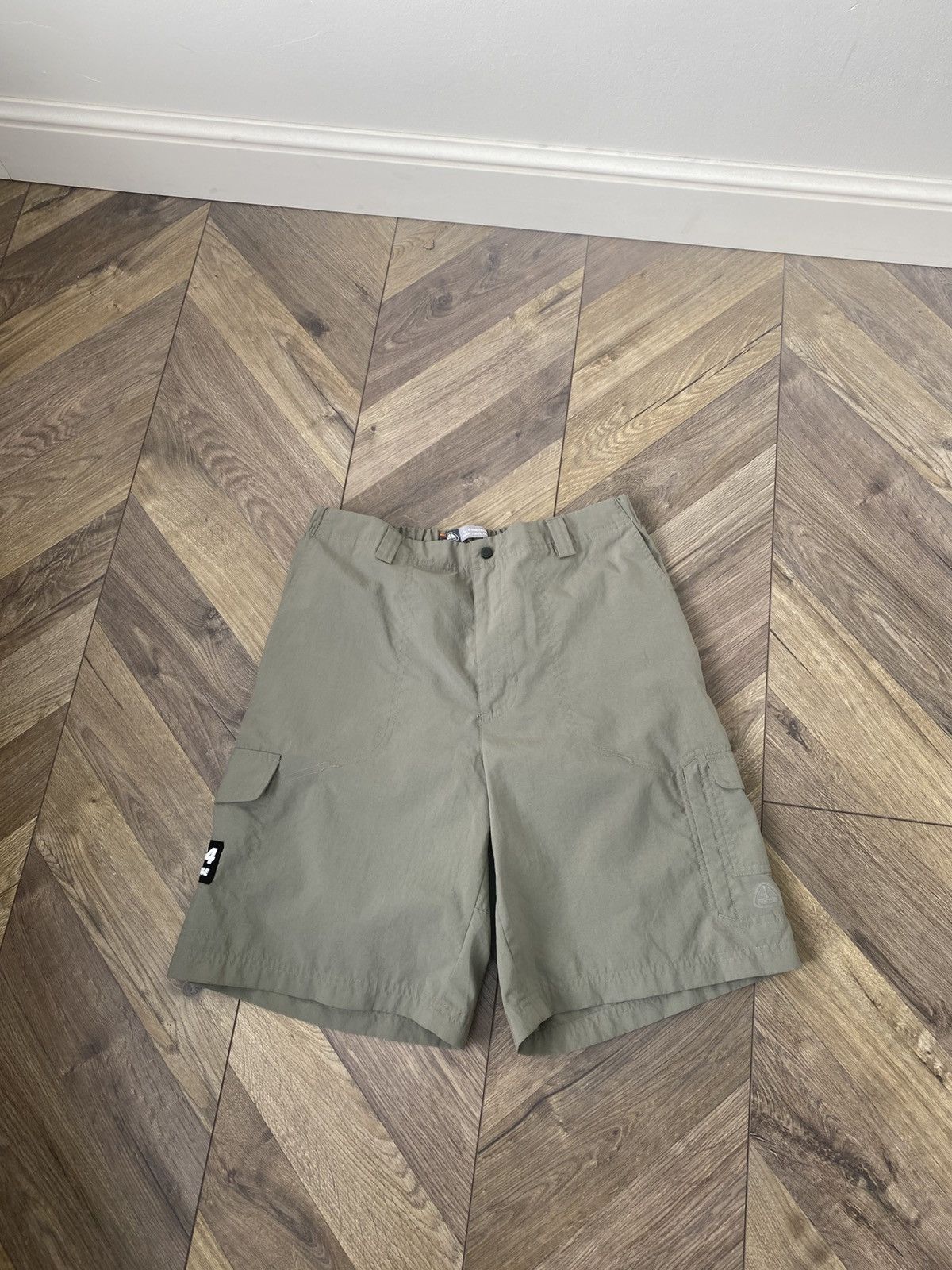 Nike × Nike ACG × Vintage Vintage Nike Acg LandRover Shorts Size US 30 / EU 46 - 1 Thumbnail