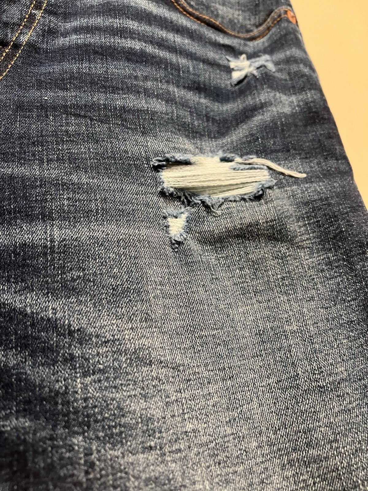 American Eagle Outfitters American Eagle AirFlex Distressed Denim Shorts Stretch Women Size 36" / US 14 / IT 50 - 6 Thumbnail
