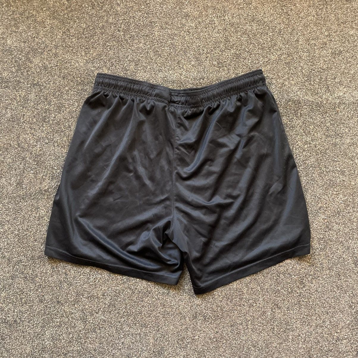 Vintage Y2K Nike Baggy Nylon Shorts Black Vintage Streetwear Goth 34 Size US 34 / EU 50 - 2 Thumbnail
