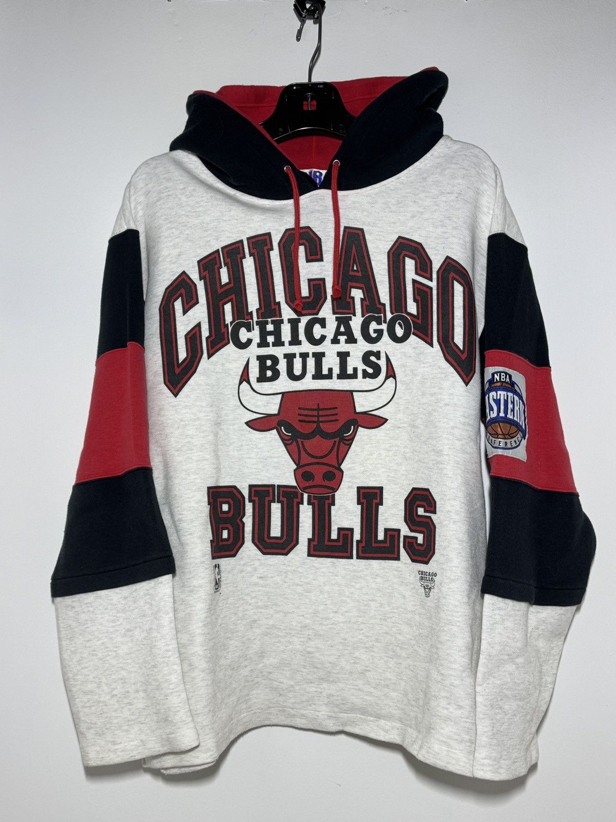 Vintage 90s Chicago Bulls "Eastern Conference" Hoodie Made in Japan Size US M / EU 48-50 / 2 - 1 Thumbnail
