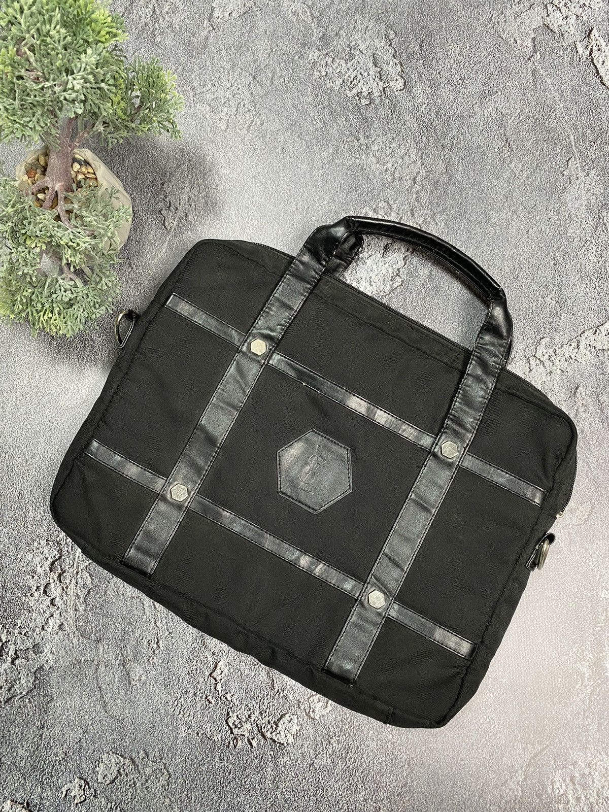 Yves Saint Laurent Yves Saint Laurent Bag Parfums Black Size ONE SIZE - 1 Thumbnail