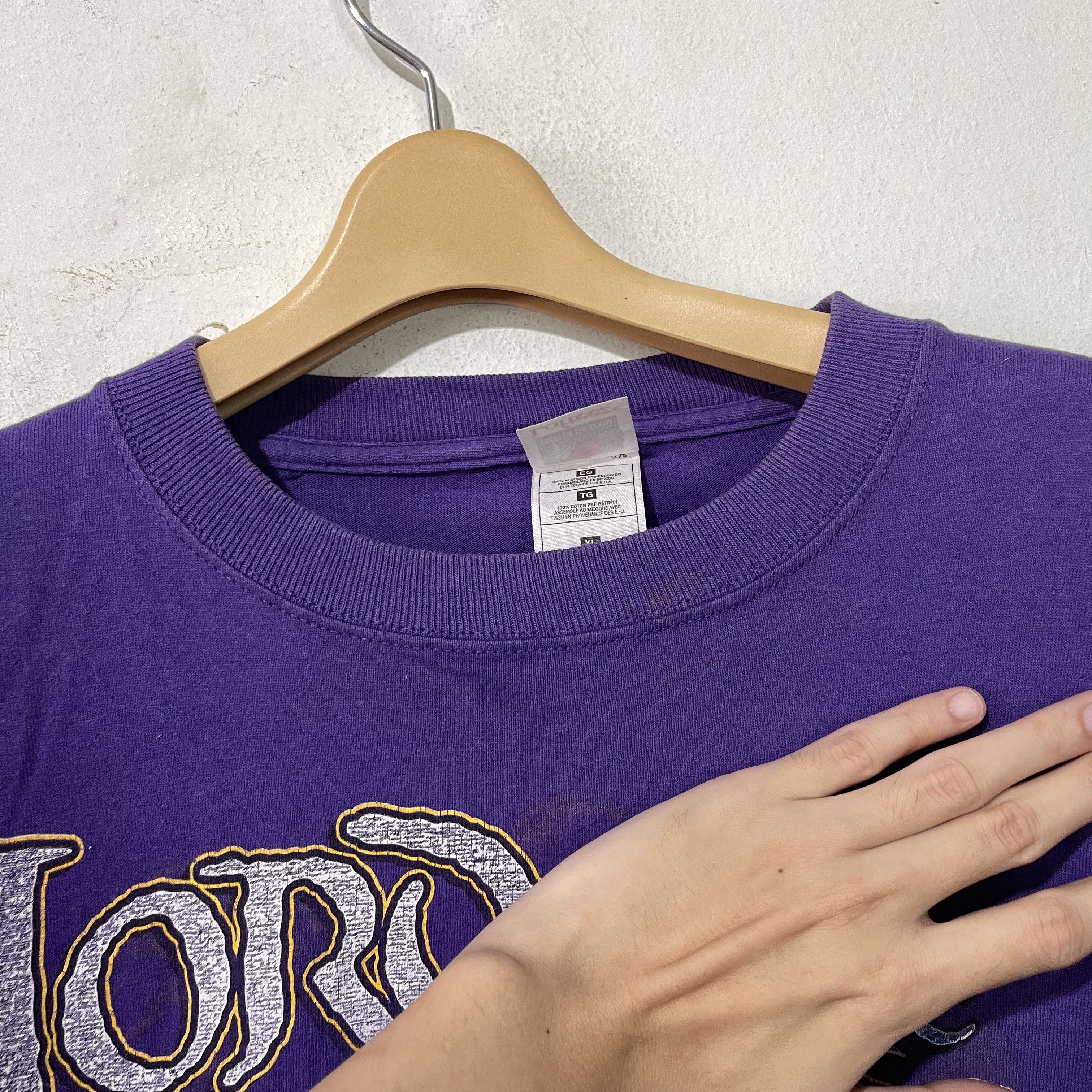 NBA Vintage 2002 Los Angeles Lakers NBA Champions Ring T-Shirt Size US XL / EU 56 / 4 - 6 Thumbnail