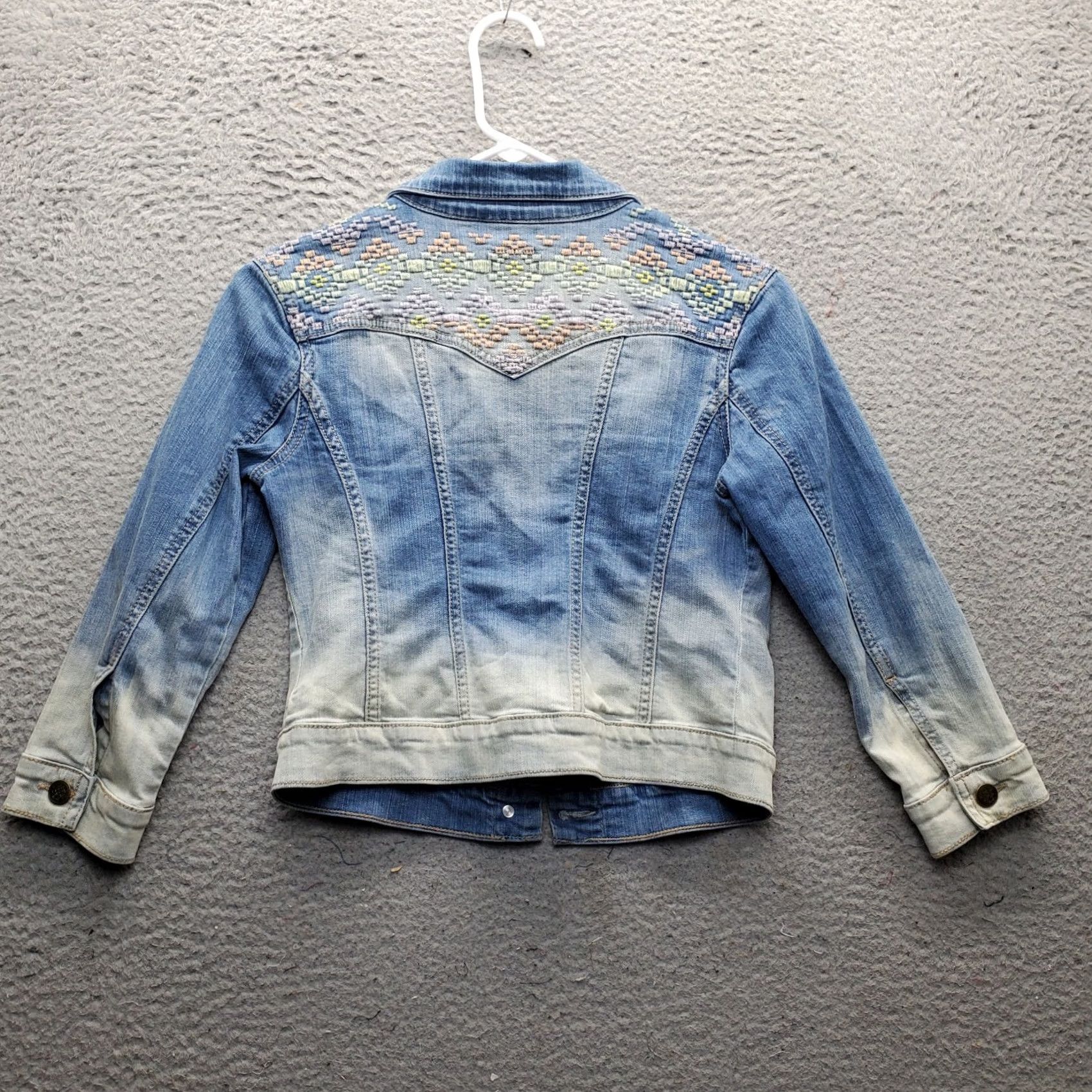 Jessica Simpson Jessica Simpson Jacket Womens XS Blue Trucker Denim Embroidered Button Front Size XS / US 0-2 / IT 36-38 - 2 Thumbnail