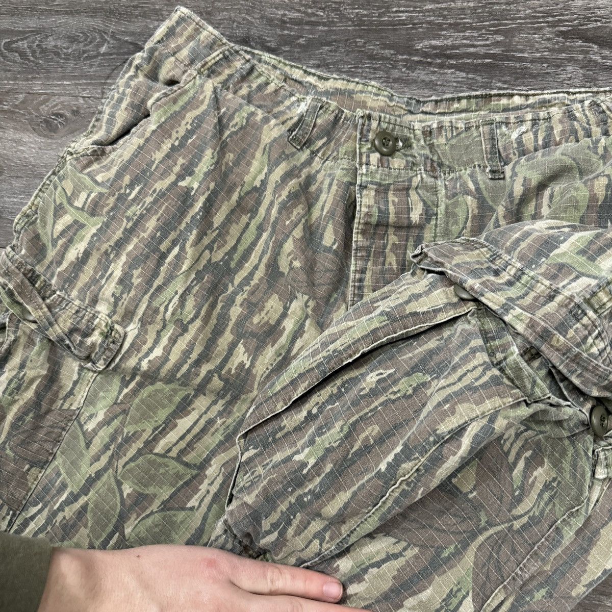 Realtree × Vintage Vintage 90s Realtree lead camo baggy cargo pants faded Size US 38 / EU 54 - 4 Thumbnail