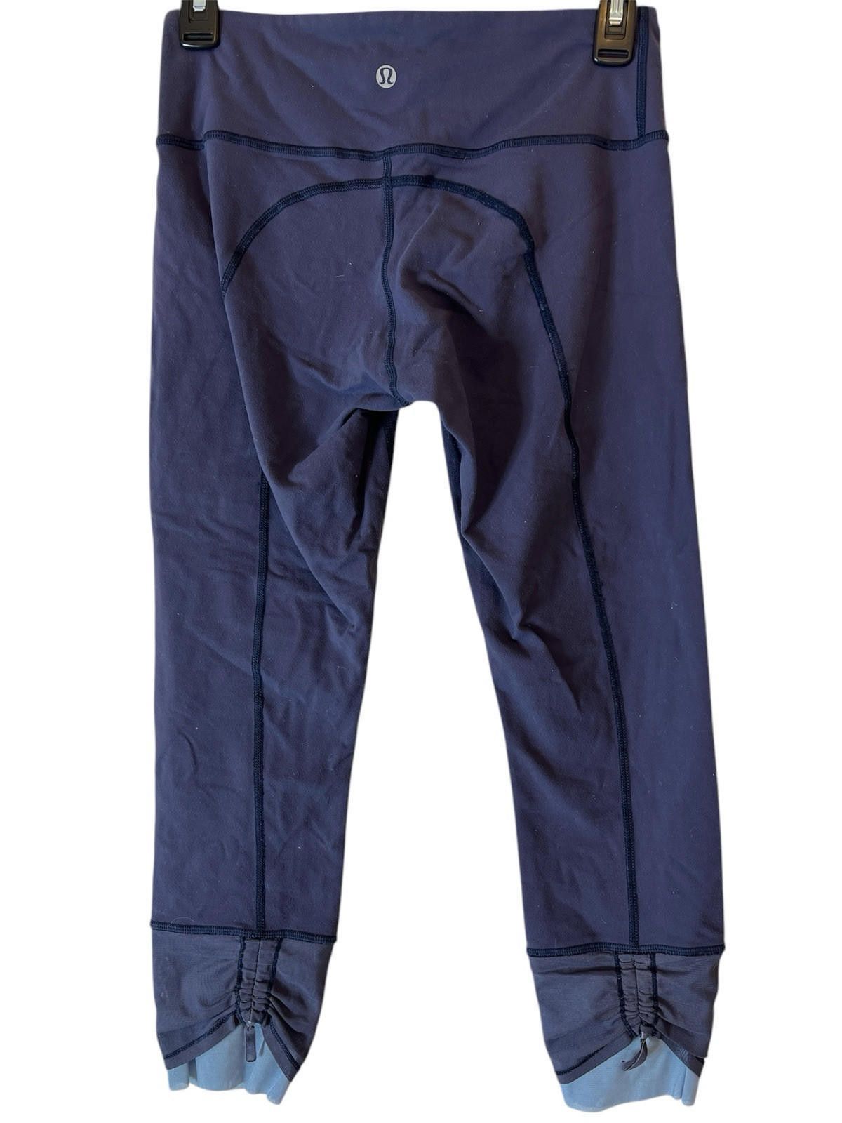 Designer Lululemon Find Your Flow Crop Leggings 23” Navy Blue Size 6 Size 28" / US 6 / IT 42 - 3 Thumbnail