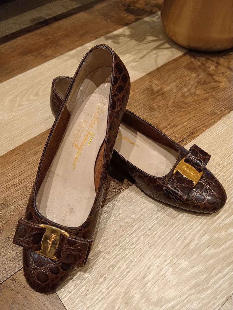 Salvatore Ferragamo SALVATORE FERRAGAMO BOUTIQUE LEATHER SHOES - SIZE 6 Size US 6 / IT 36 - 7 Thumbnail