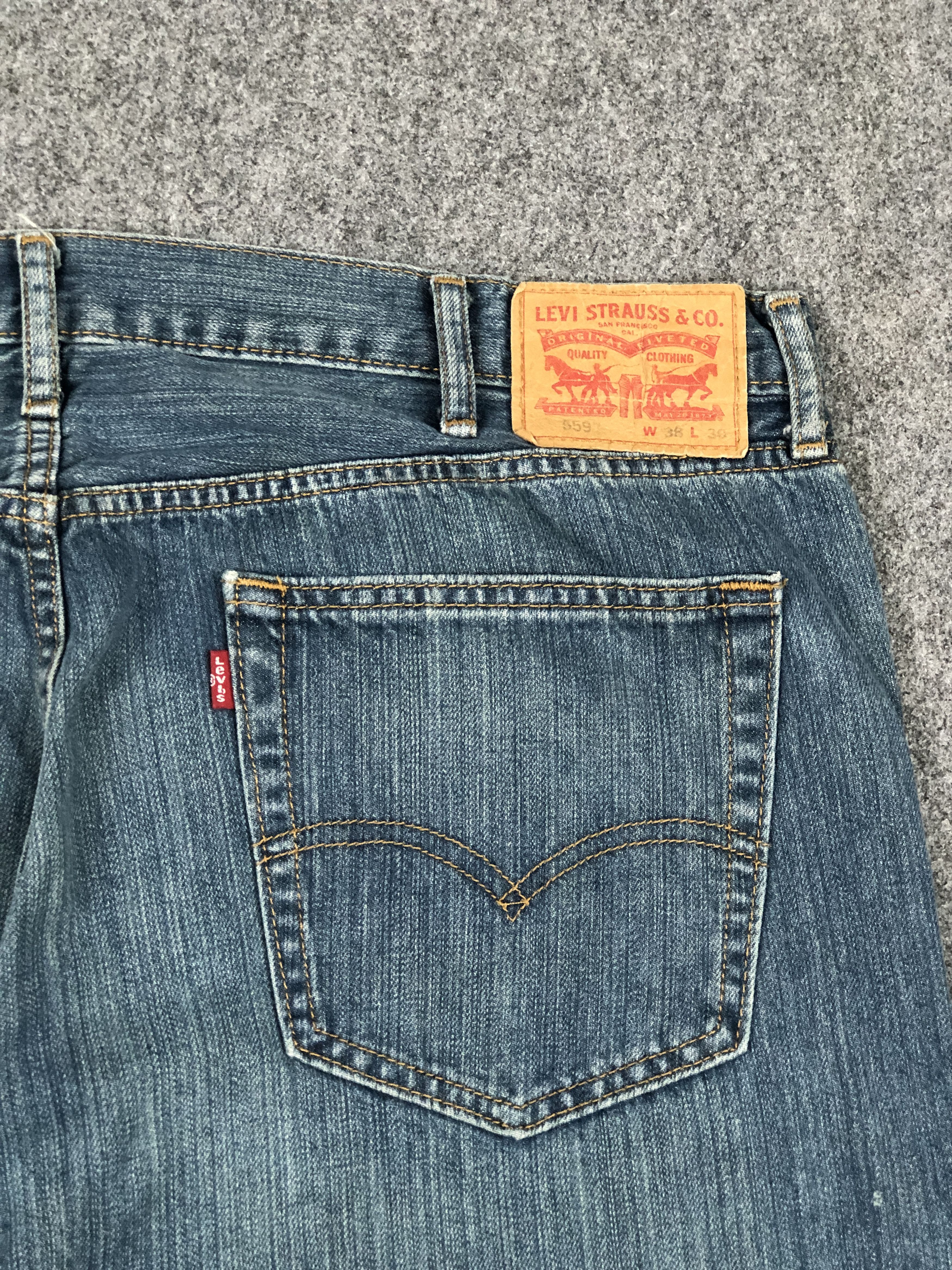 Levi's Distressed Vintage Levi's 559 Faded Blue Jeans DP2304 Size US 40 / EU 56 - 13 Thumbnail