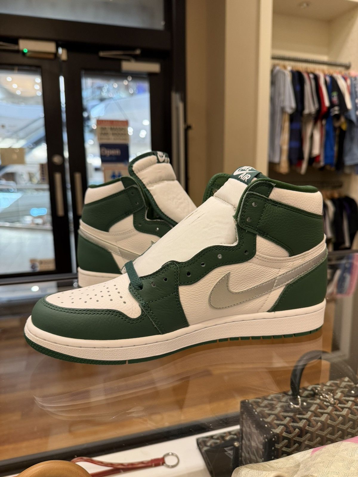 Jordan Brand Jordan 1 Retro High ‘Gorge Green’ Size US 10 / EU 43 - 4 Thumbnail