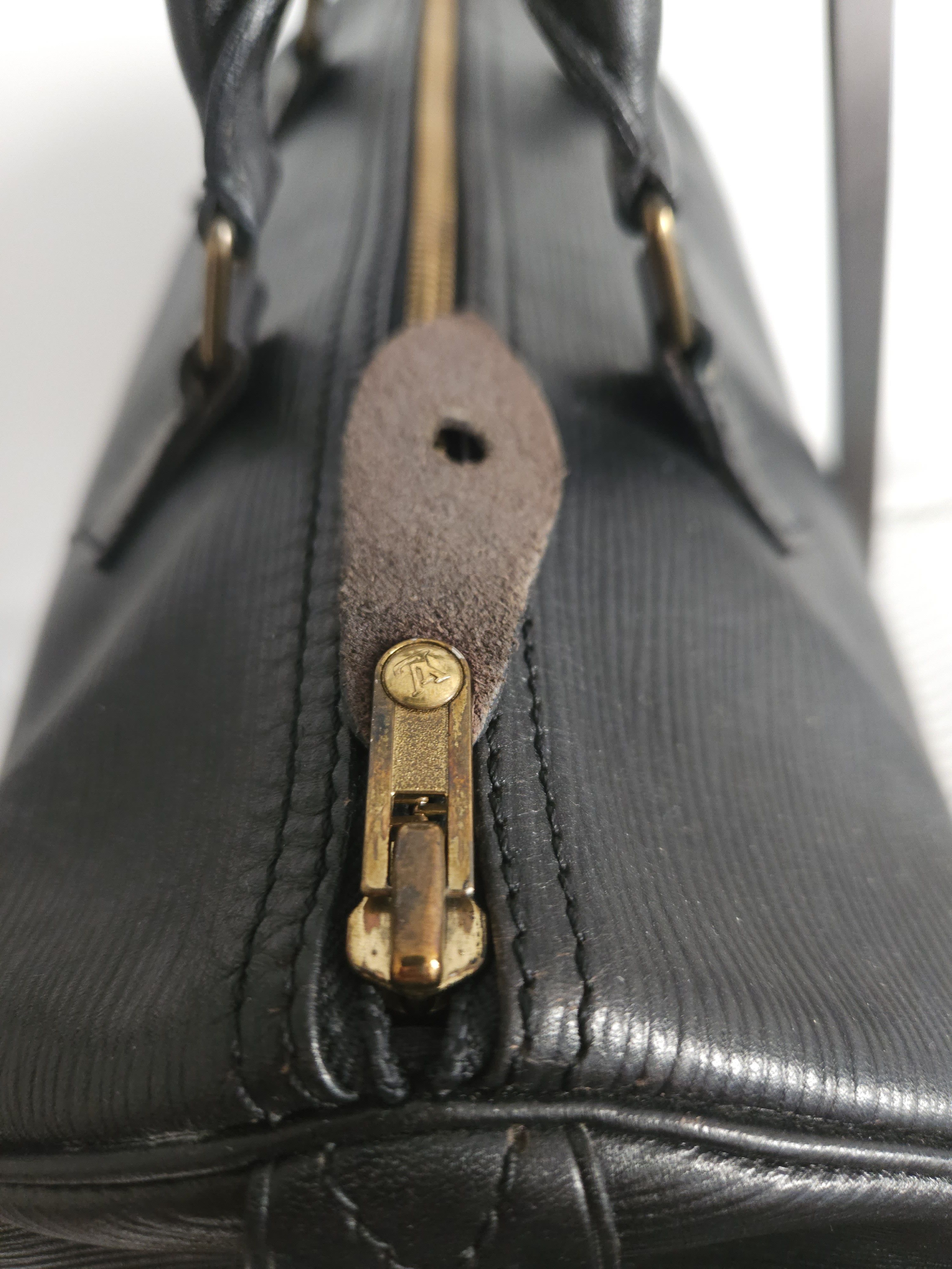 Louis Vuitton Vtg 80s Louis Vuitton epi leather speedy 30 mini boston bag Size ONE SIZE - 12 Thumbnail