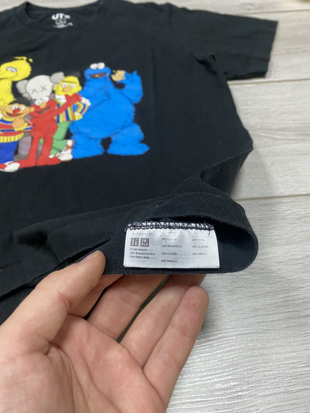 Kaws × Uniqlo KAWS Uniqlo sesame street big print x x t-shirt Size US S / EU 44-46 / 1 - 5 Thumbnail
