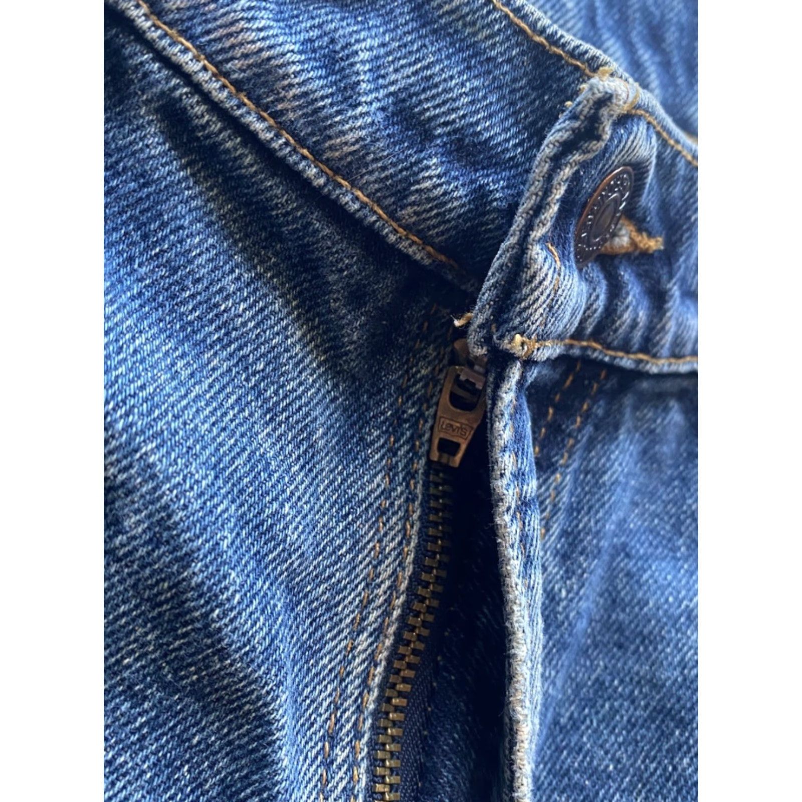 Levi's VINTAGE Levi's 560 Jeans Men 33 Inseam 30 Damaged Flaws Made In USA Blue Pants Size US 33 - 7 Thumbnail