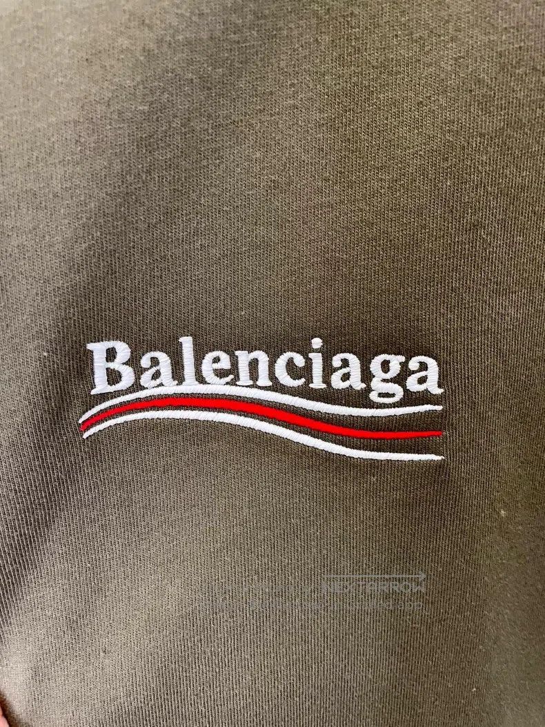 Balenciaga Balenciaga LOGO Letter Coke Embroidered Loose Round Neck C Size US XXS / EU 40 - 2 Thumbnail