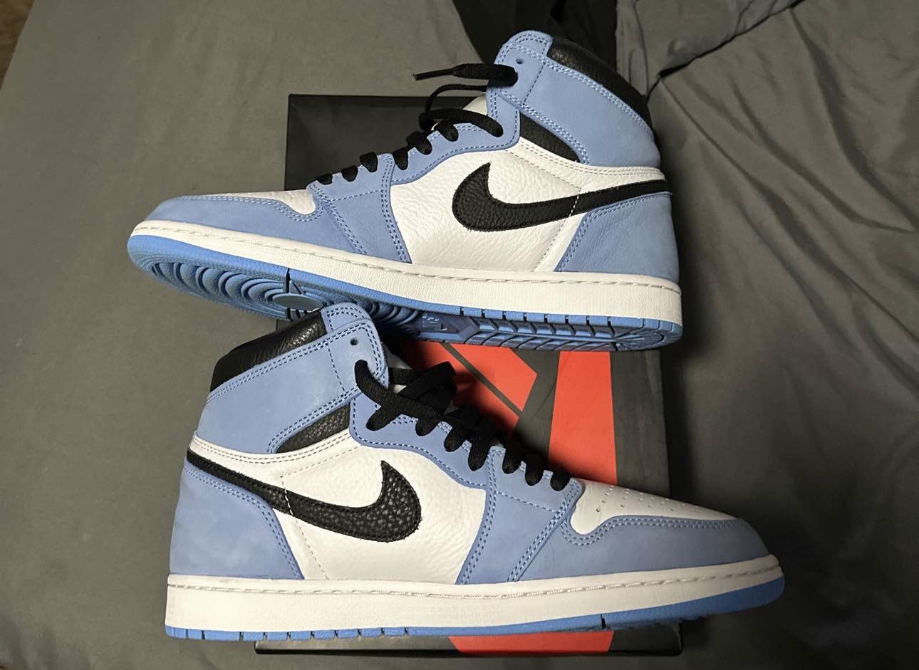 university blue jordan 1 snkrs pass
