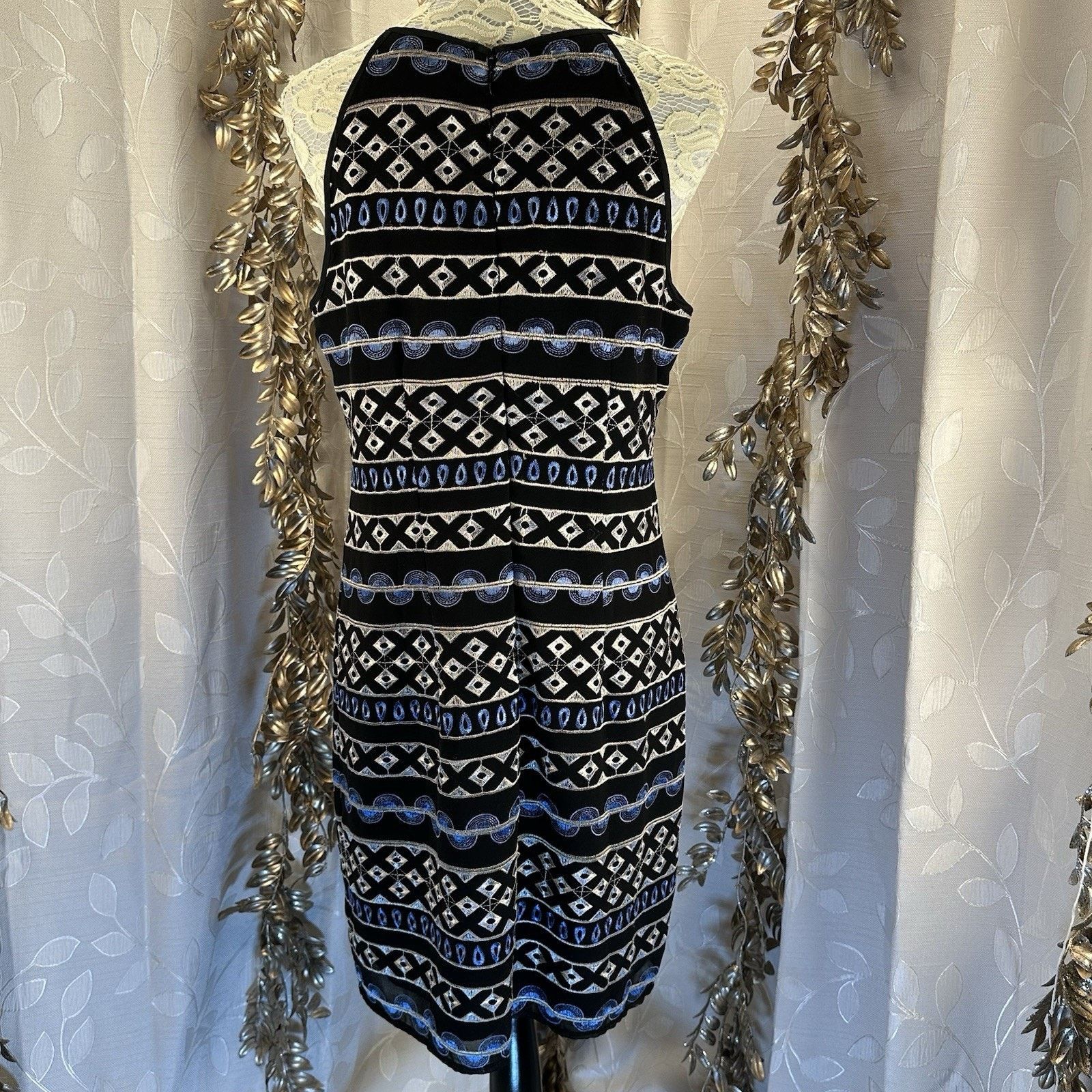 White House Black Market White House Black Market Size 10 Black Aztec Shift Dress Size L / US 10 / IT 46 - 3 Thumbnail