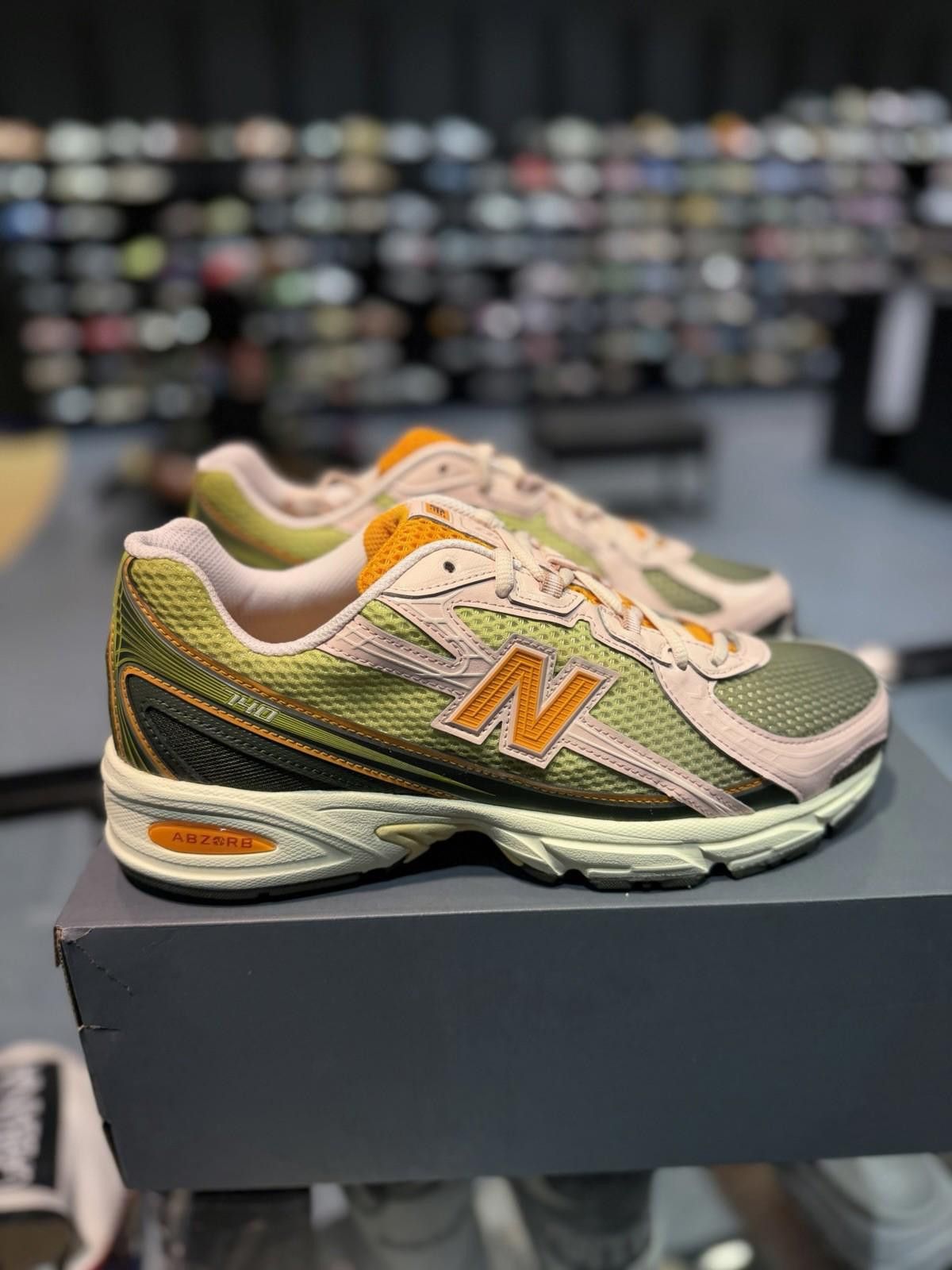 New Balance New Balance 740 Saignée Pink Green Sneakers U740GP2 (10.5) Size US 10.5 / EU 43-44 - 1 Thumbnail