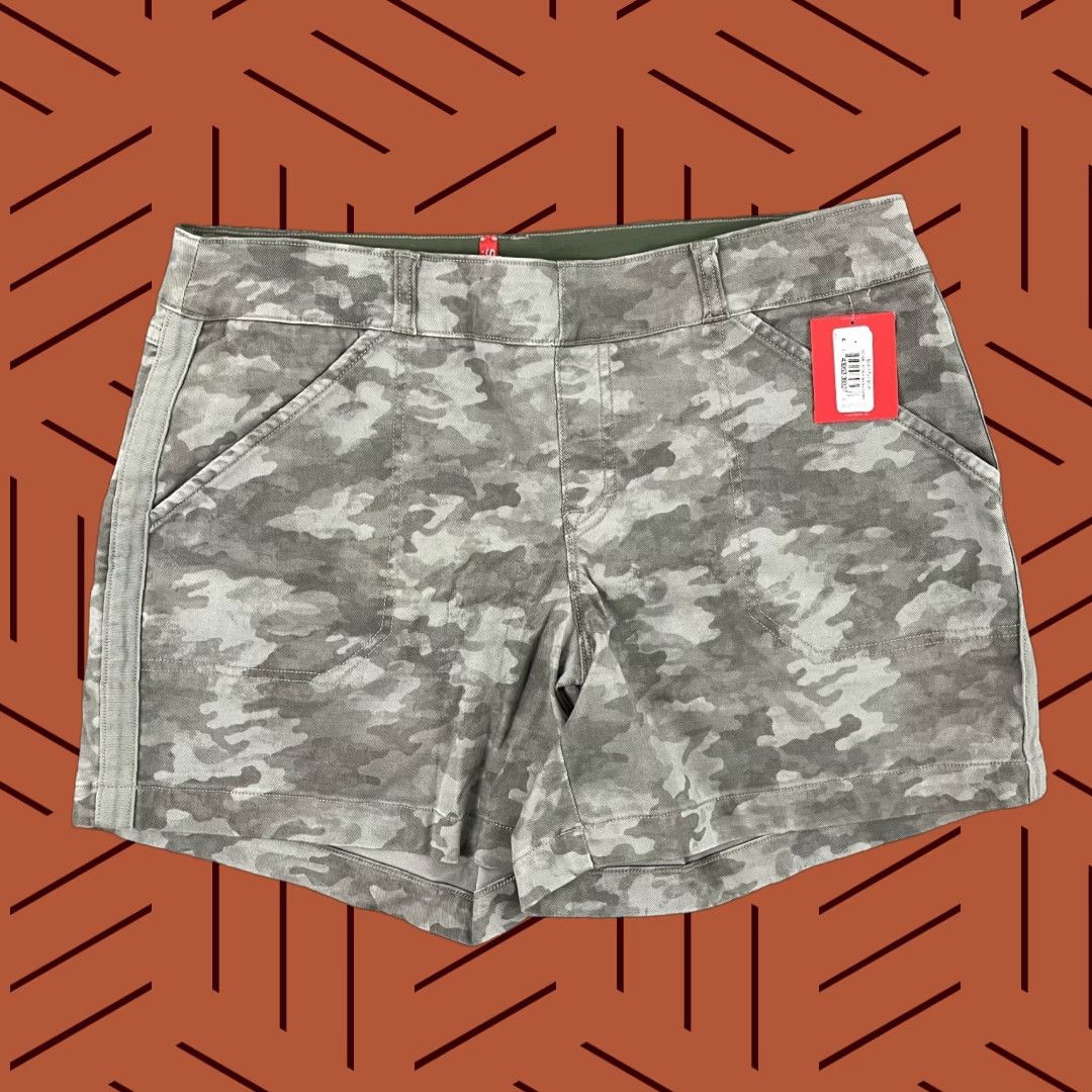 Spanx Spanx Stretch Twill Shorts Womens L / 5" Stone Wash Camouflage Gray Pull On Size 36" / US 14 / IT 50 - 1 Thumbnail