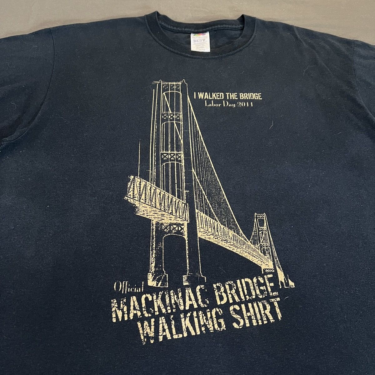Vintage Vintage Y2K Mackinac Bridge walk Tee XL Streetwear Graphics Size US XL / EU 56 / 4 - 1 Thumbnail