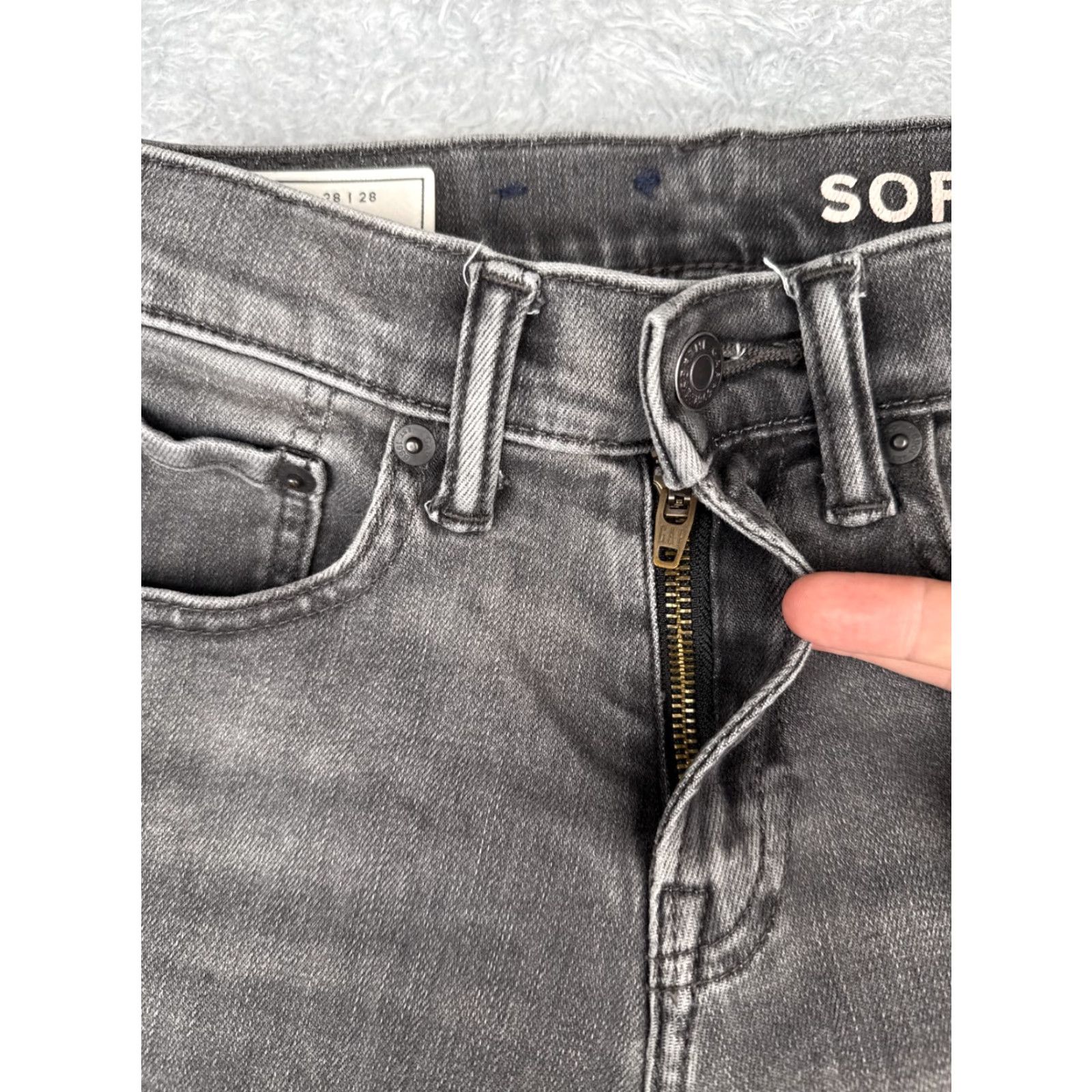 Gap Gap Jeans Women Jeans Slim Straight Leg Denim Gray 28 Cotton Blend 5-Pocket Zipper Button Embroidered Studded Medium Wash 90s Womens Size 28" / US 6 / IT 42 - 5 Thumbnail