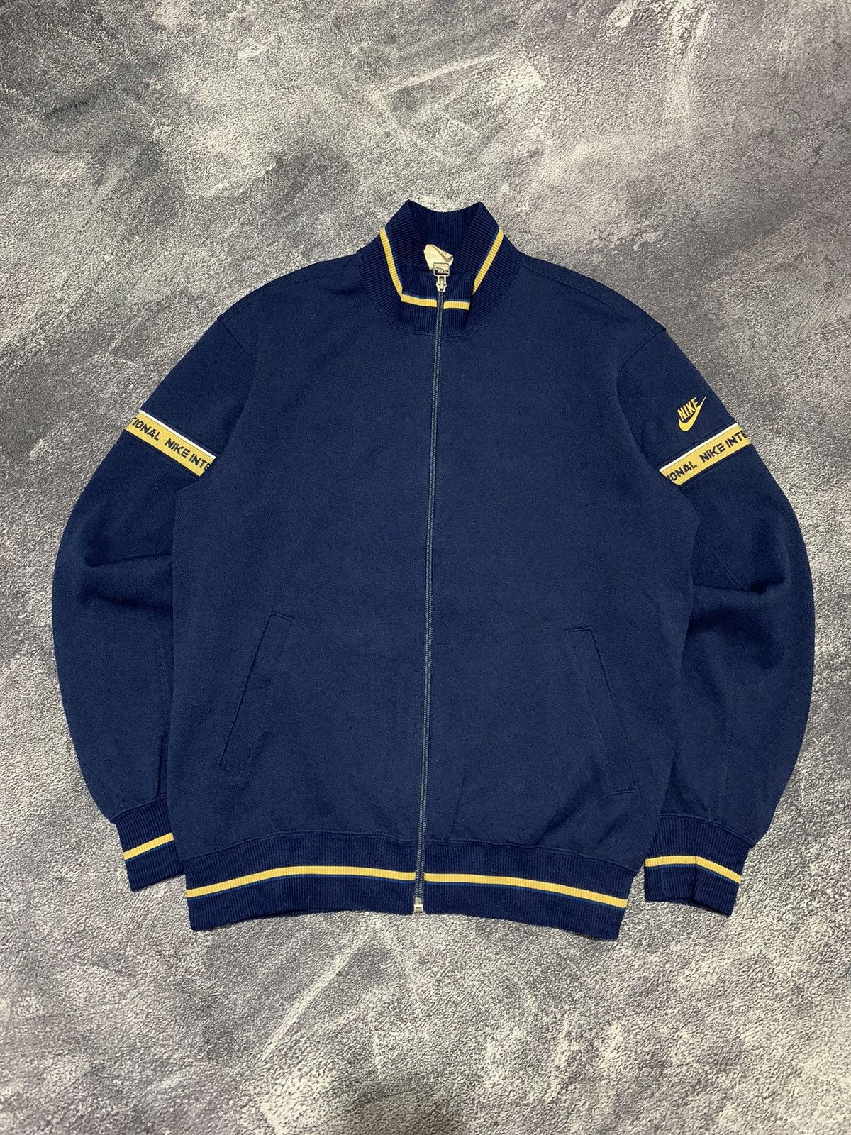 Nike Nike international vtg tracktop Size US M / EU 48-50 / 2 - 1 Thumbnail