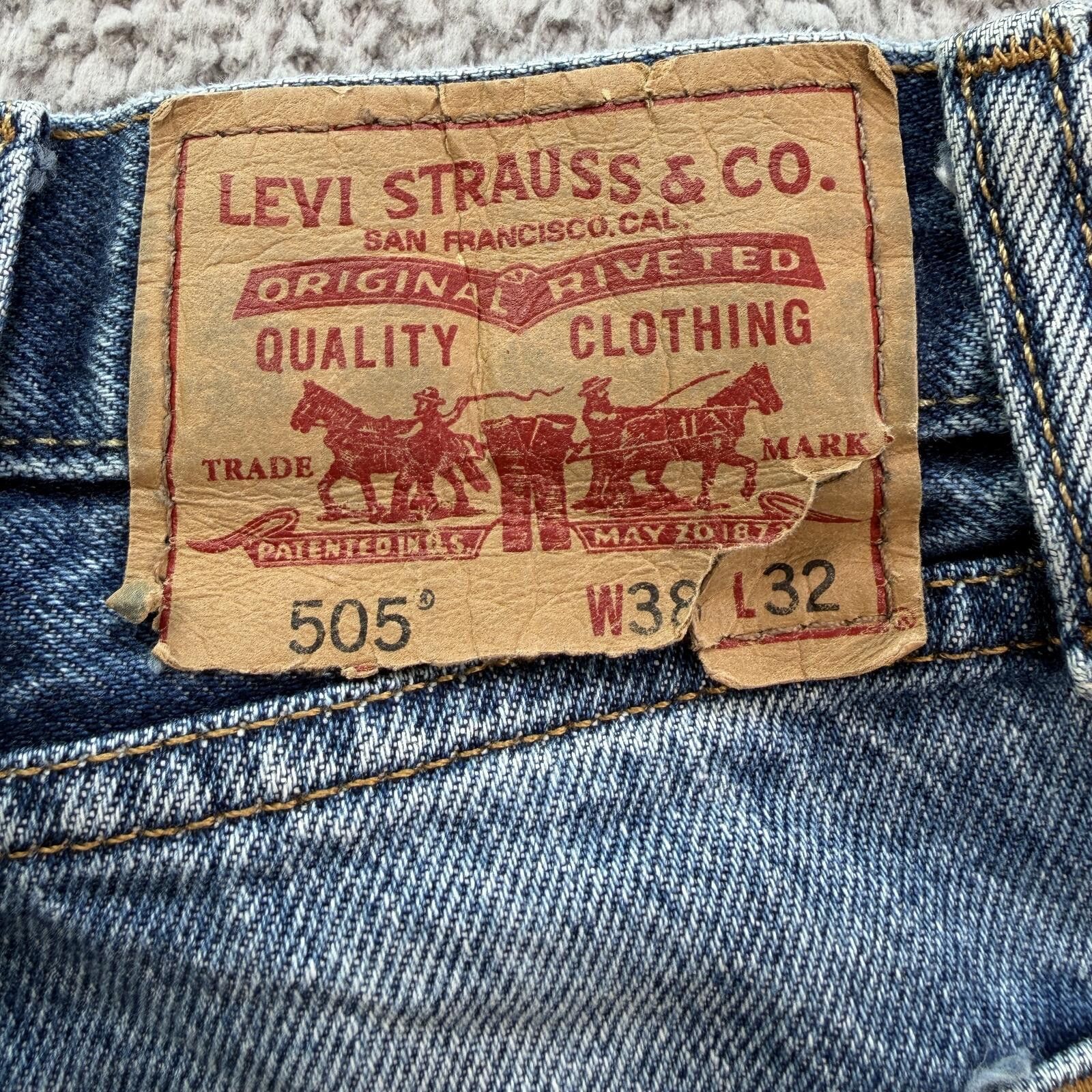Levi's Levis 505 Straight Fit Jeans Mens 38x30 Y2K Faded Wash Denim Size US 38 / EU 54 - 5 Thumbnail