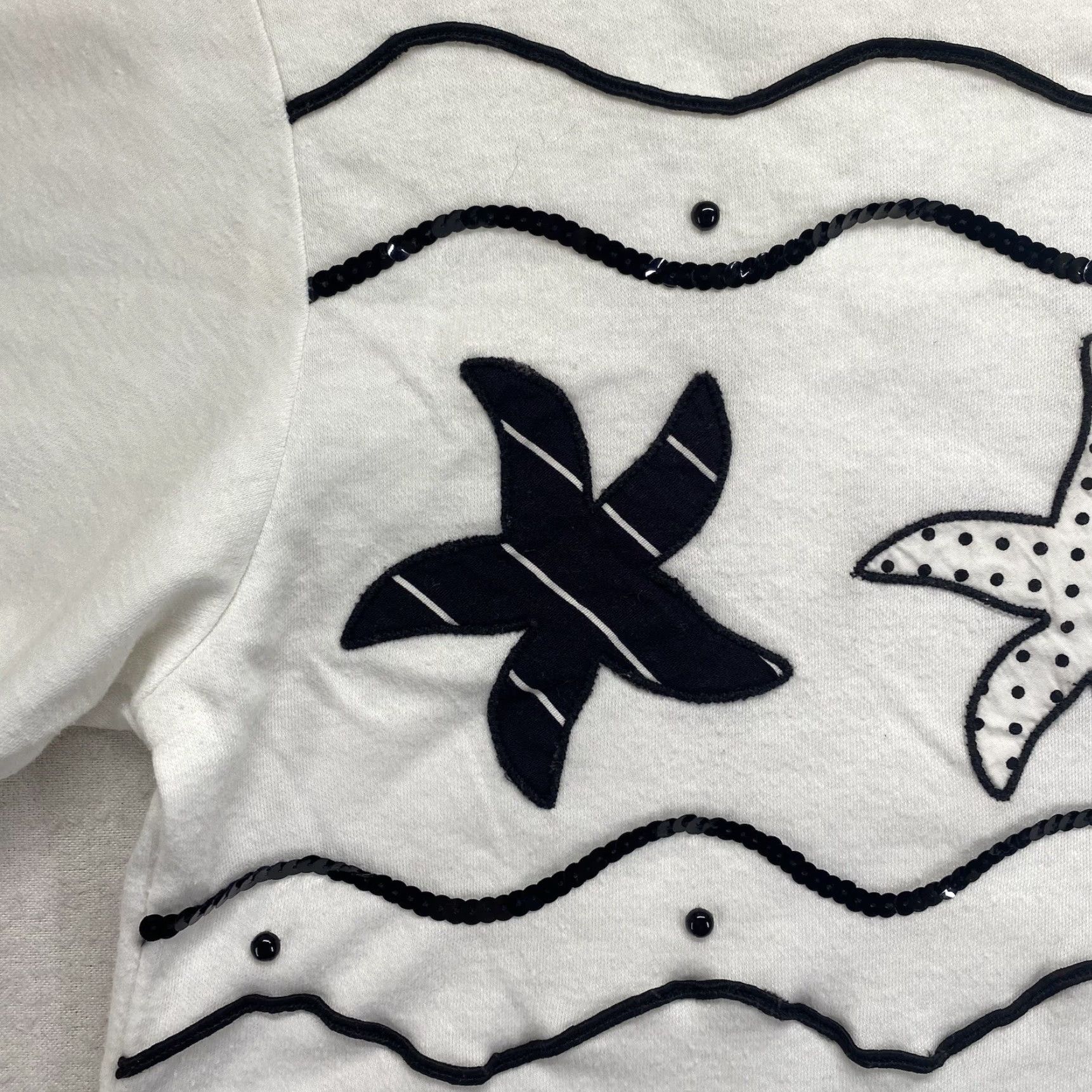 Teva VINTAGE Eva T-Shirt Woman’s Starfish White Embroidered Rhinestone Short Sleeve Crew Neck Small Size S / US 4 / IT 40 - 5 Thumbnail